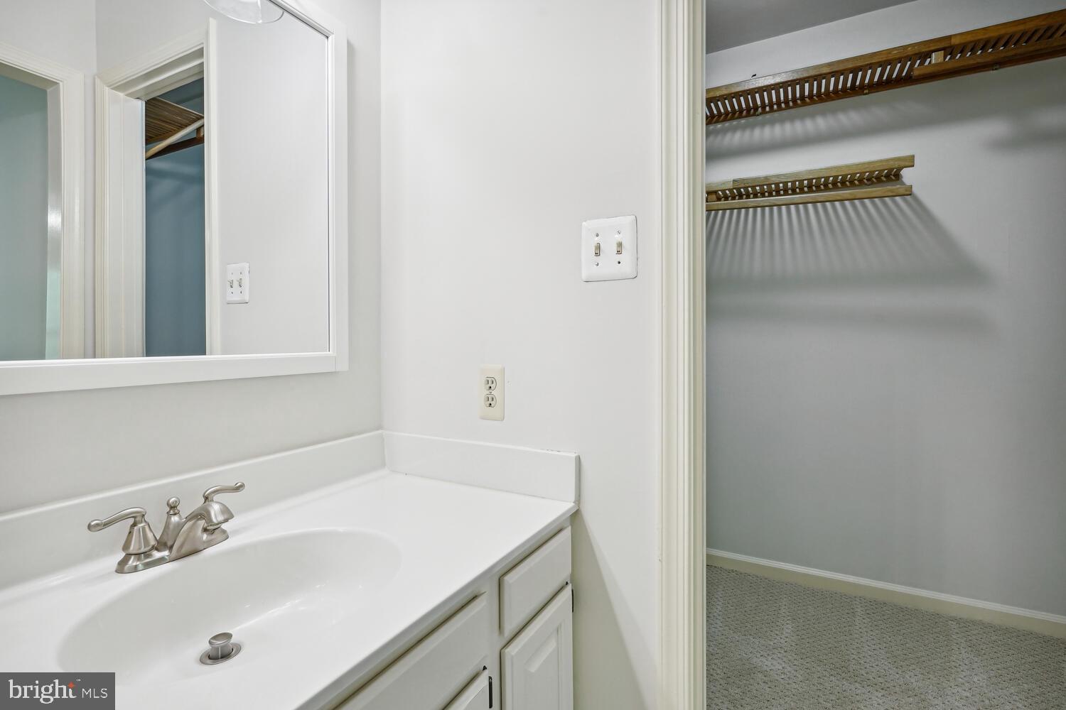 13611 WHITE BARN LANE