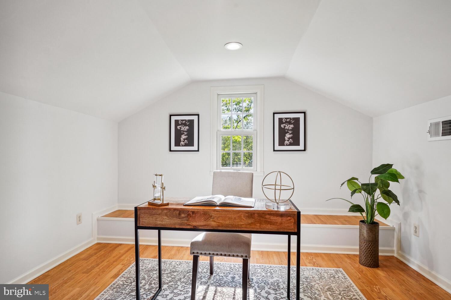 13611 WHITE BARN LANE