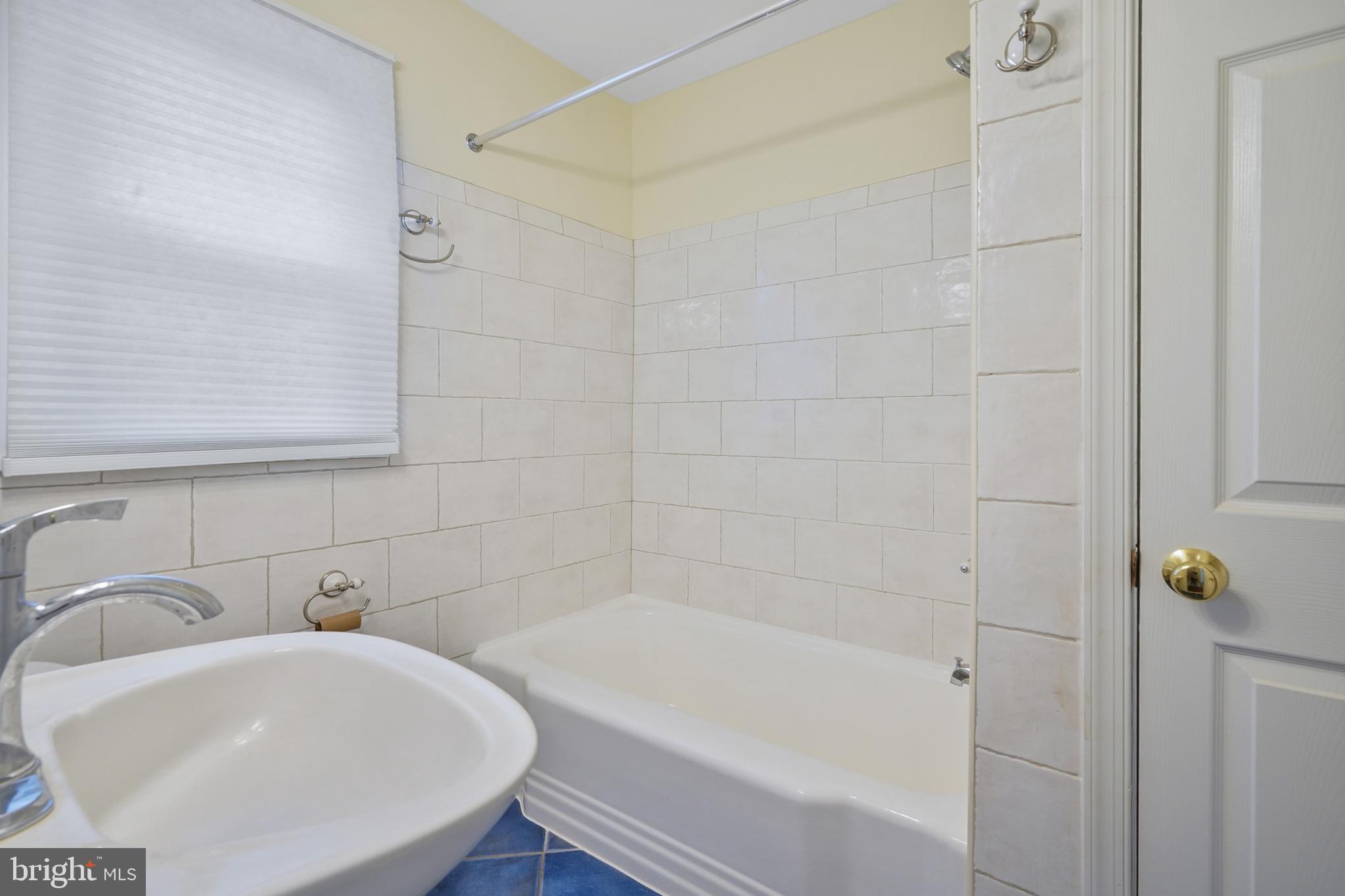 6618 POTOMAC AVENUE B2