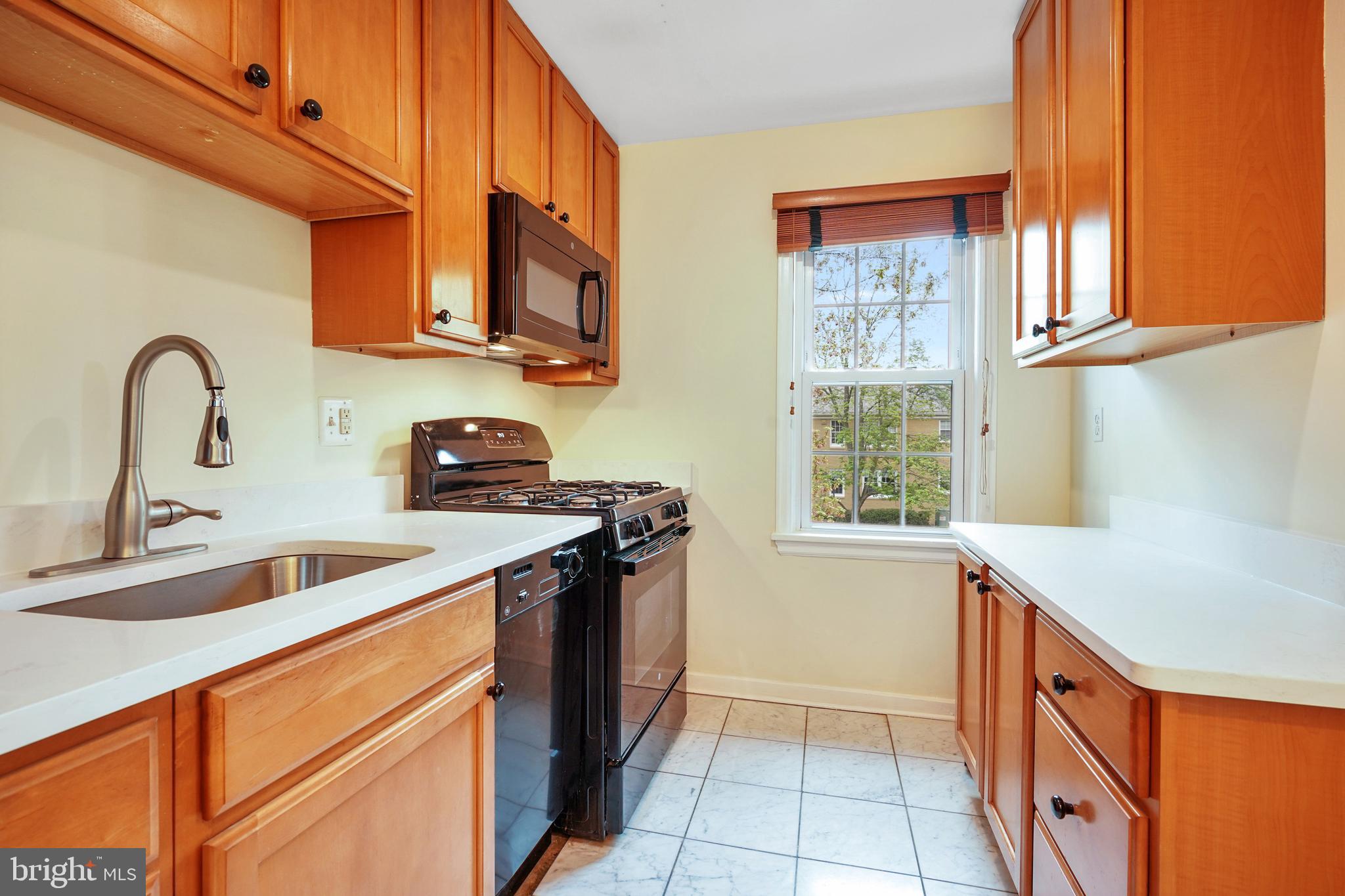 6618 POTOMAC AVENUE B2