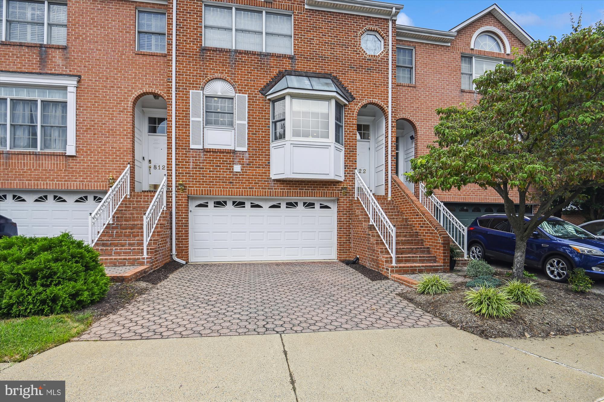 8122 MADRILLON COURT