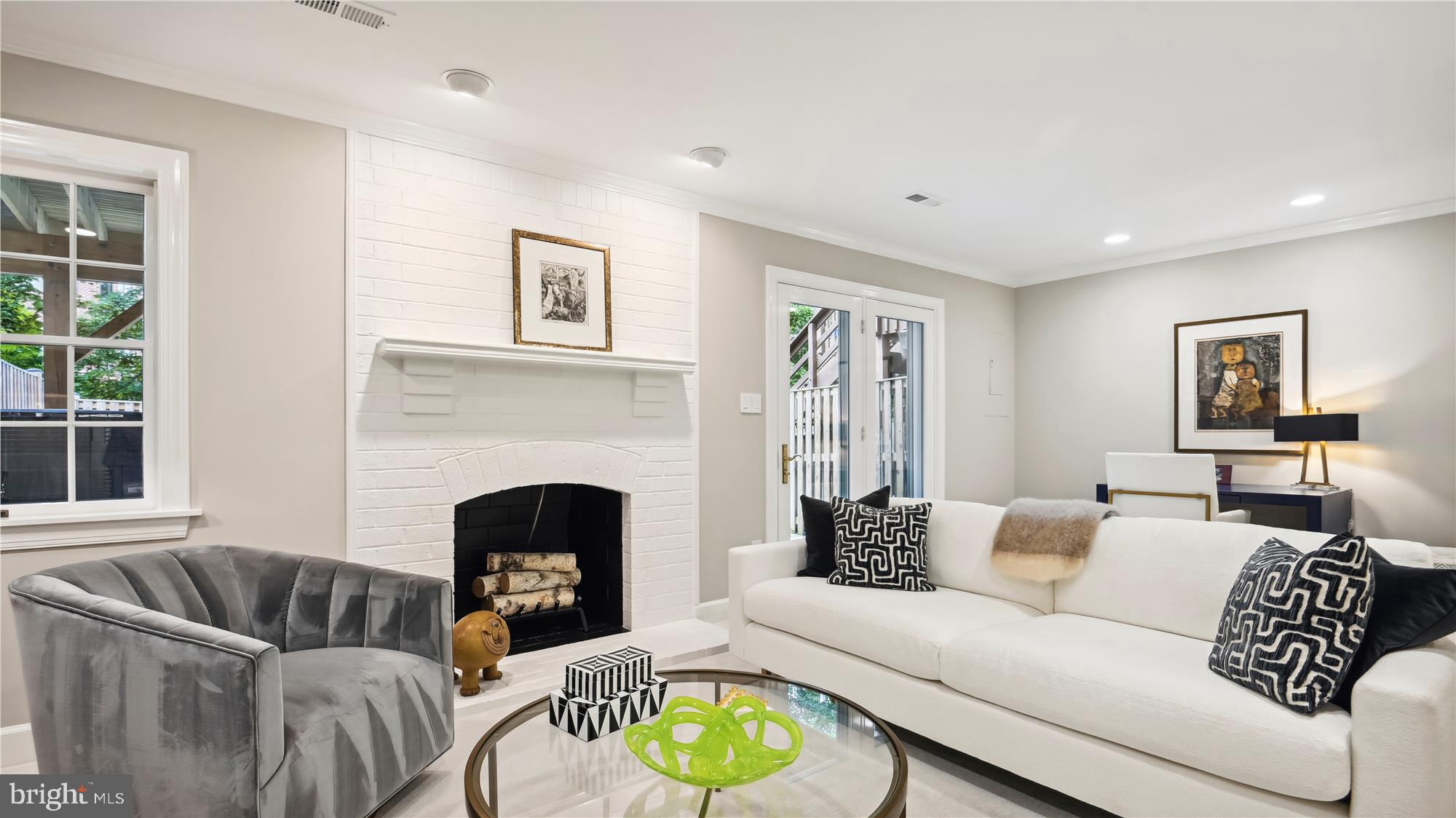 8122 MADRILLON COURT