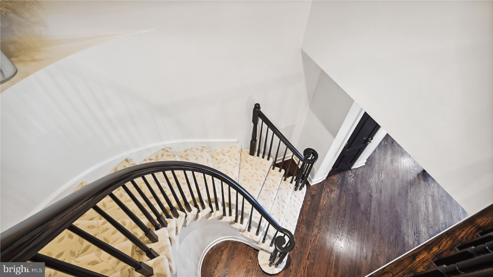 8122 MADRILLON COURT