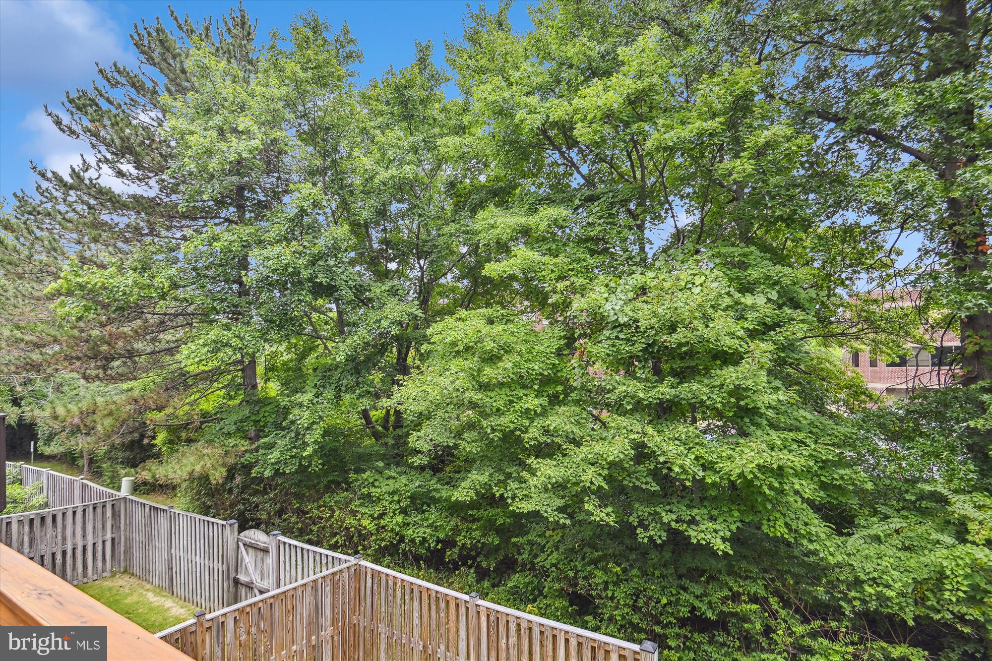 8122 MADRILLON COURT
