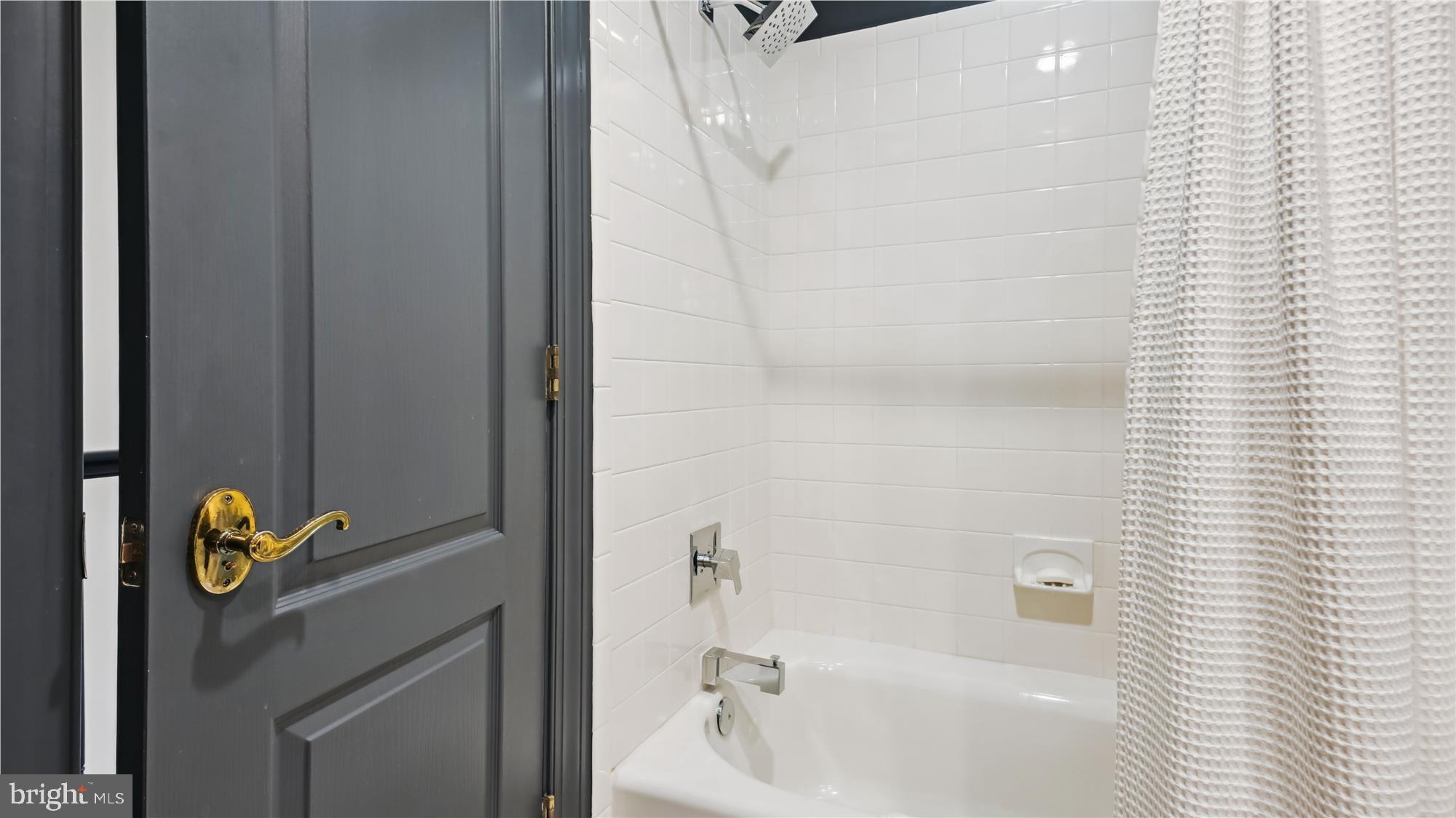 8122 MADRILLON COURT