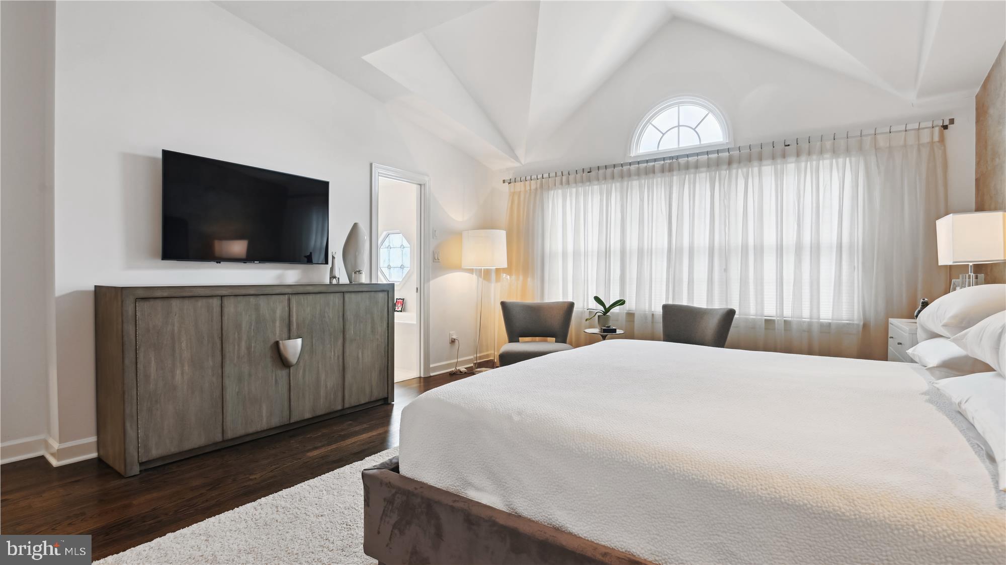 8122 MADRILLON COURT