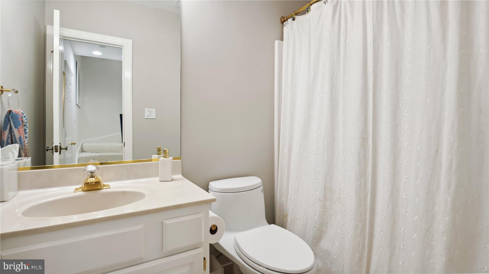 8122 MADRILLON COURT