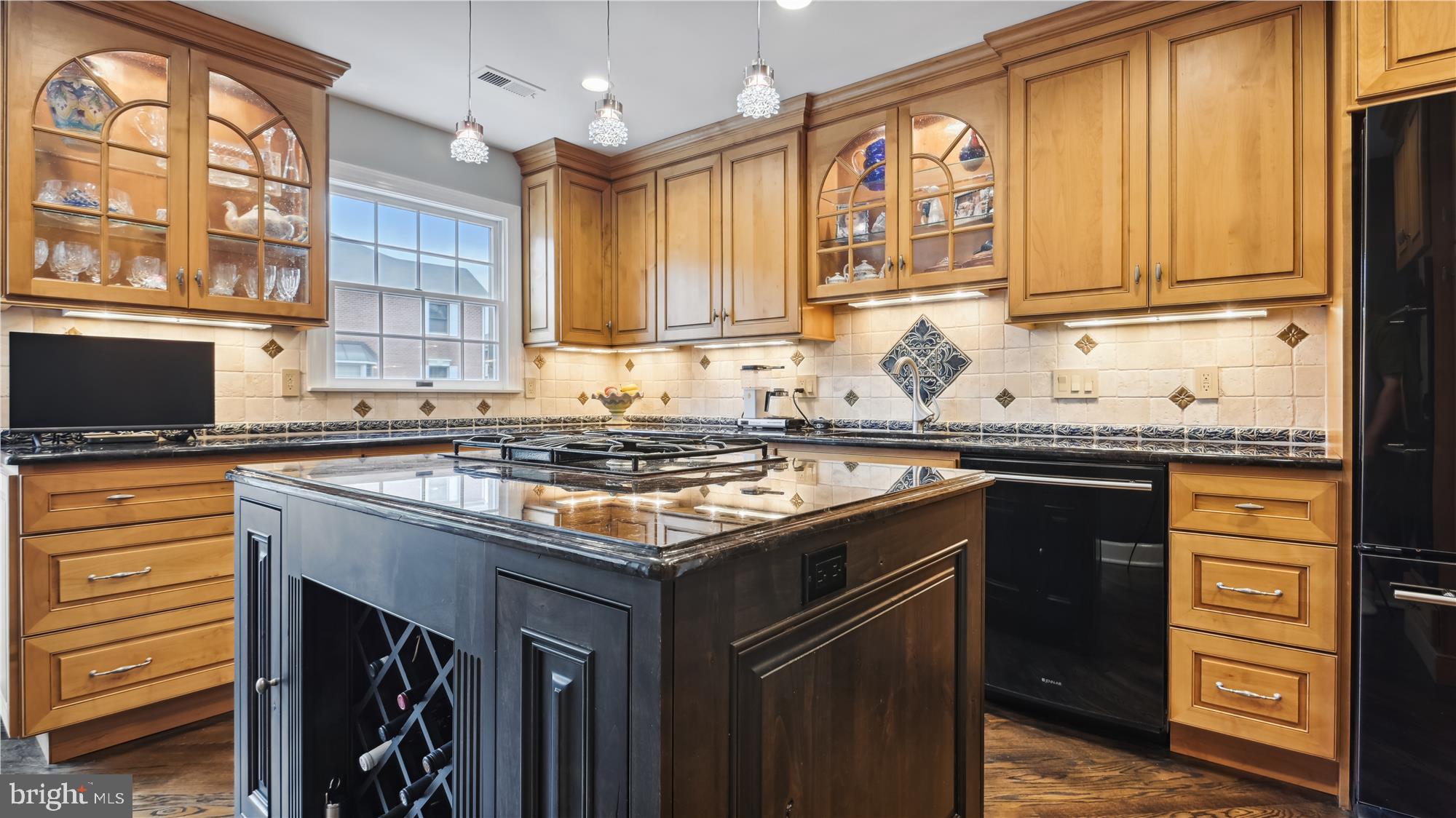 8122 MADRILLON COURT