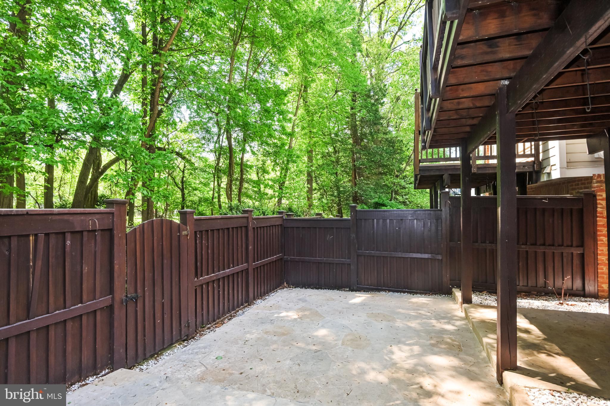 2335 SAWTOOTH OAK COURT