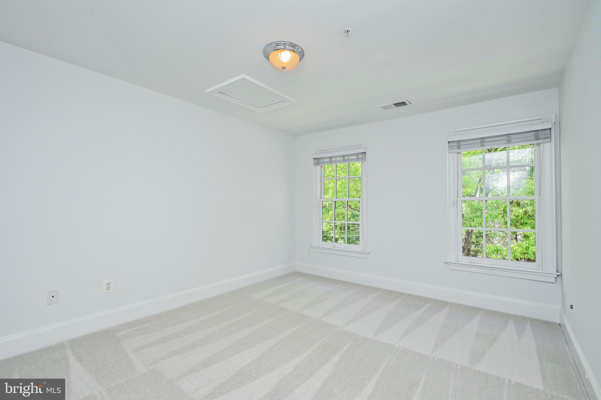 2335 SAWTOOTH OAK COURT