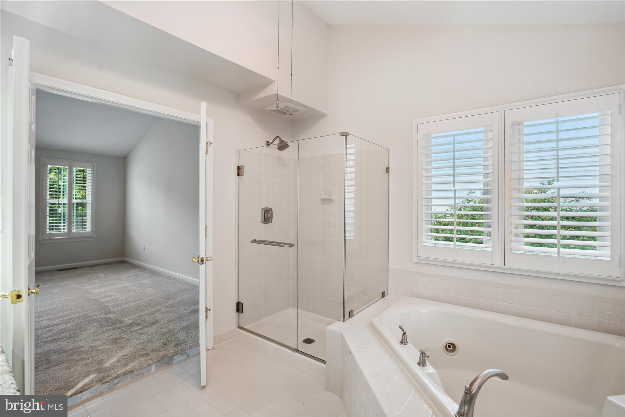 9112 SILVER POINTE WAY