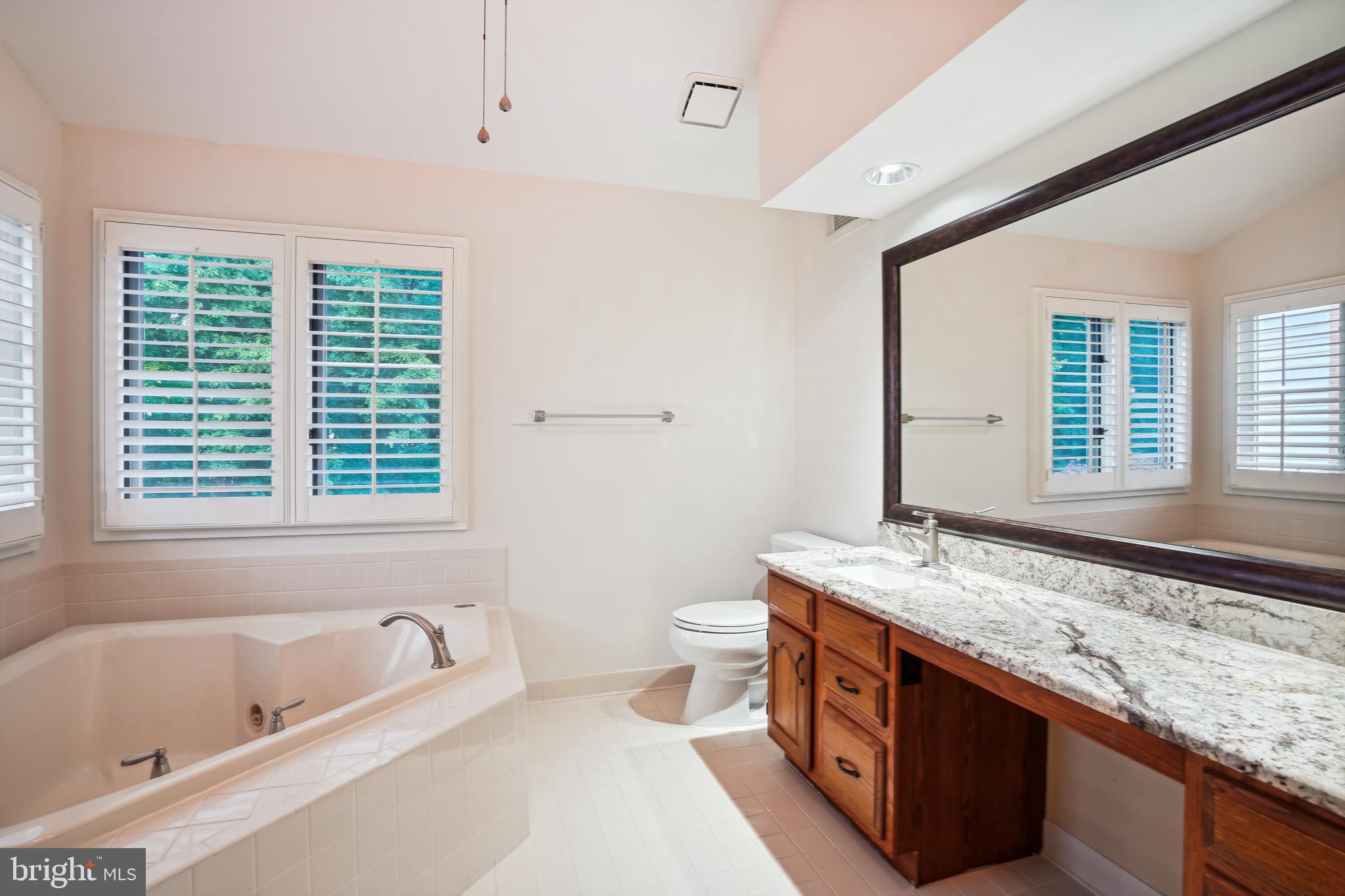 9112 SILVER POINTE WAY