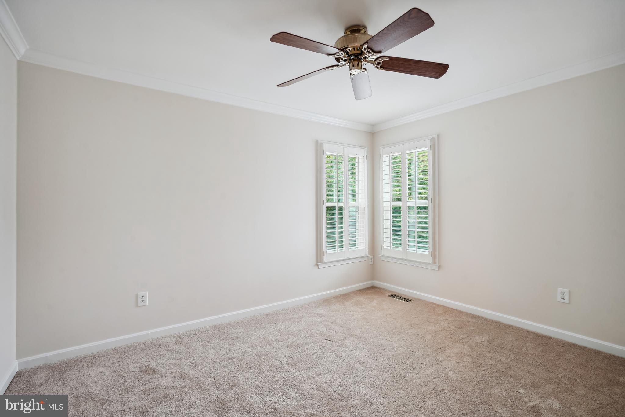 9112 SILVER POINTE WAY