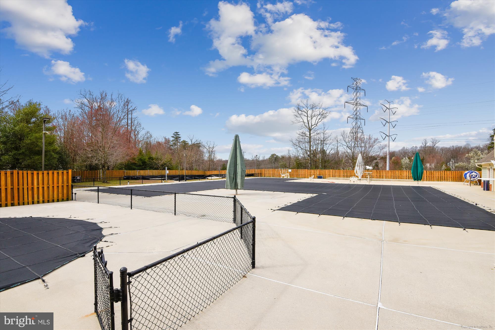 9112 SILVER POINTE WAY