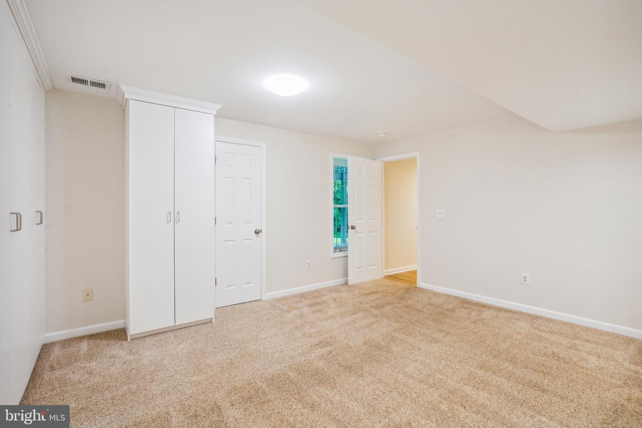 9112 SILVER POINTE WAY