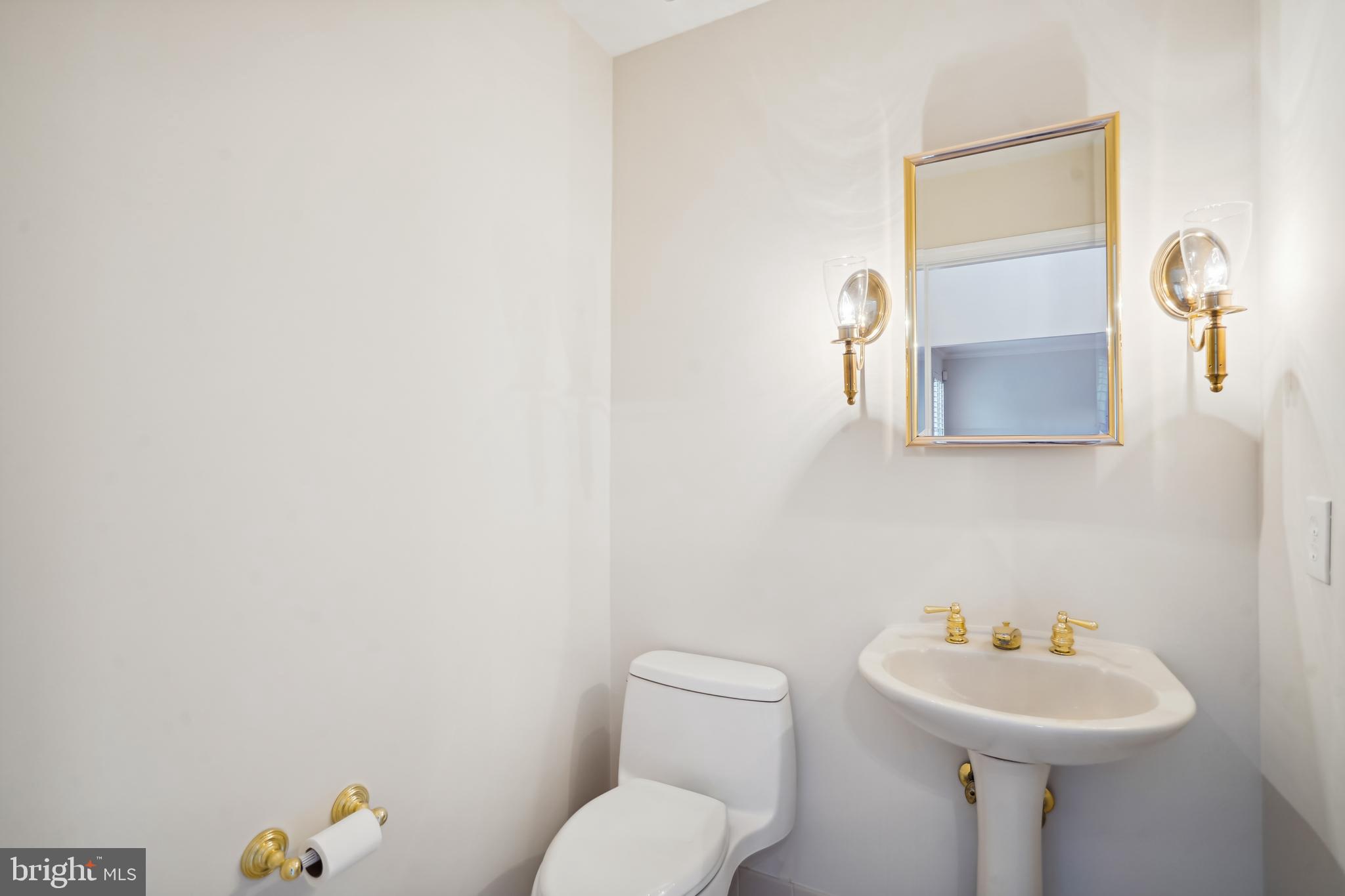 9112 SILVER POINTE WAY