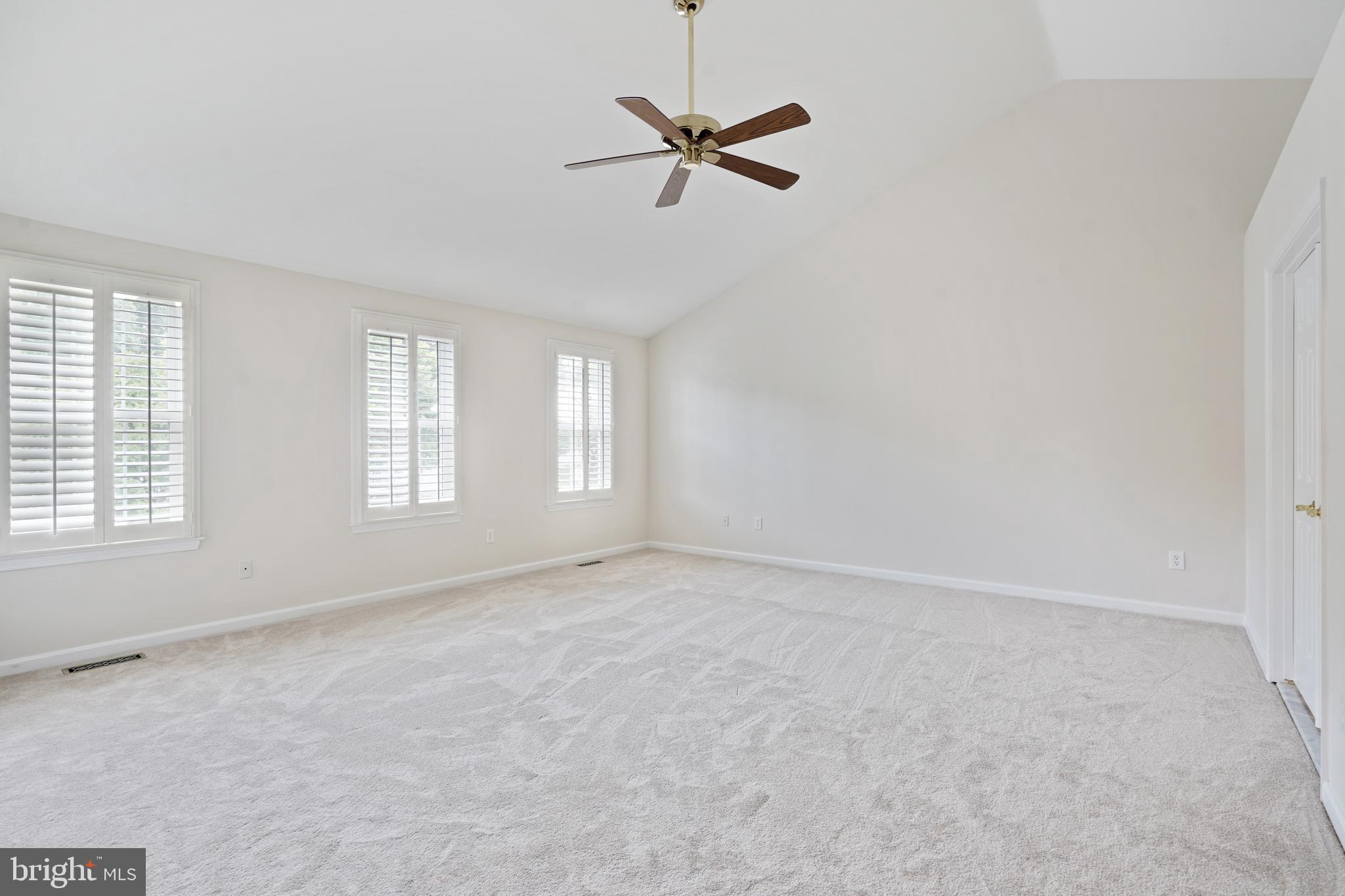 9112 SILVER POINTE WAY