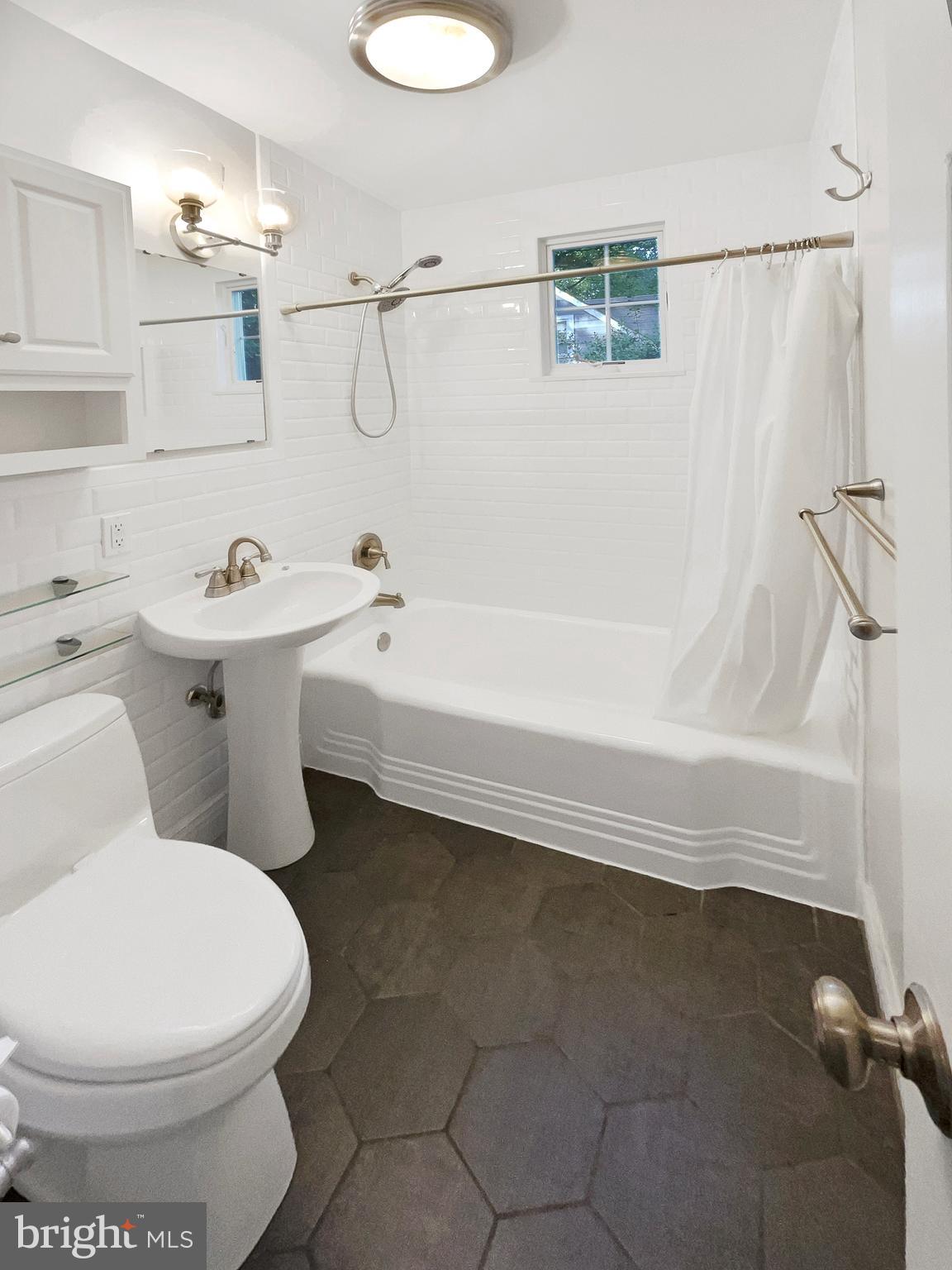 6937 CHESTNUT AVENUE