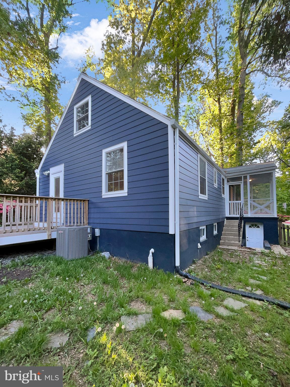 6937 CHESTNUT AVENUE