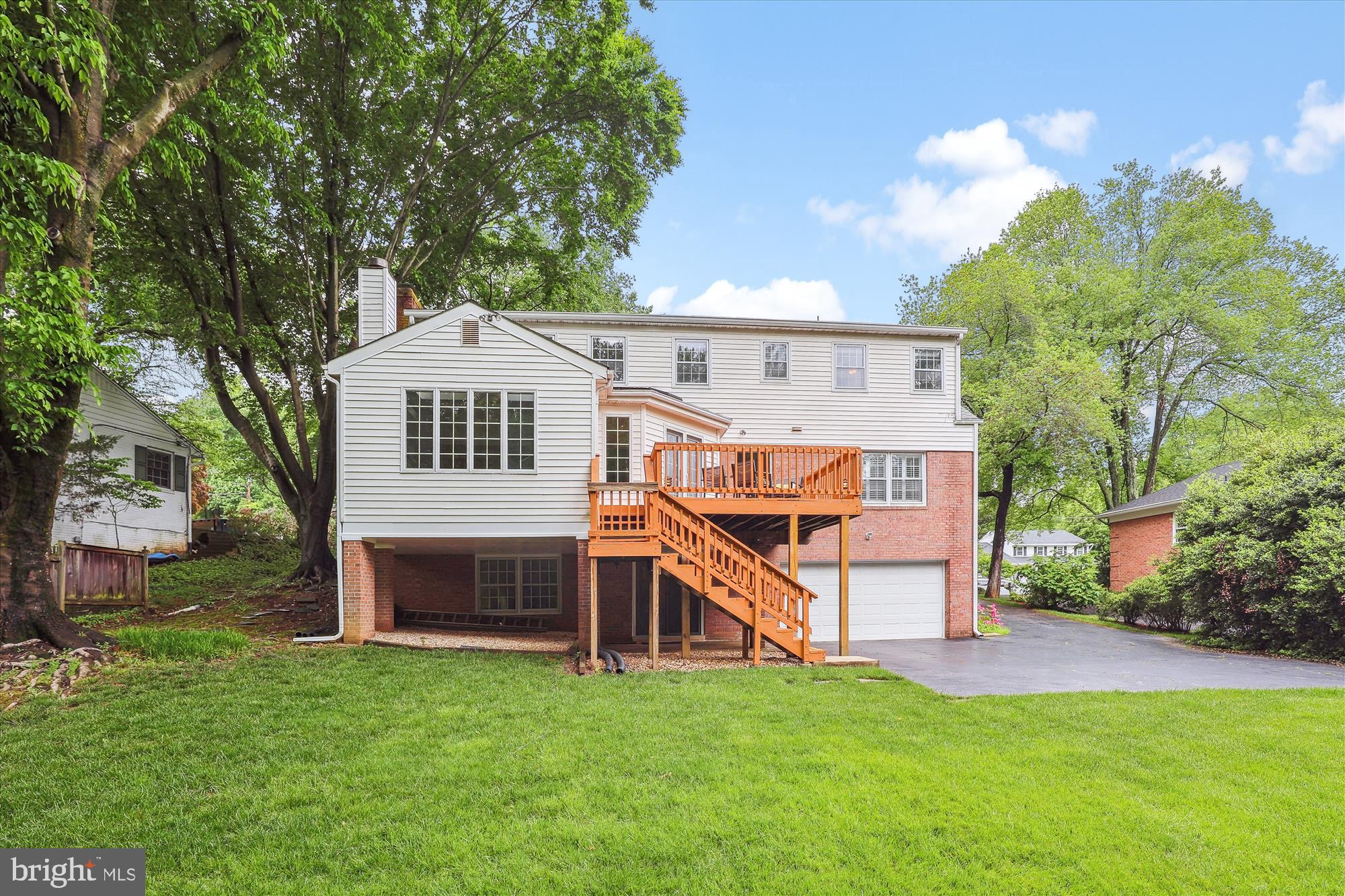 1808 BRIAR RIDGE COURT