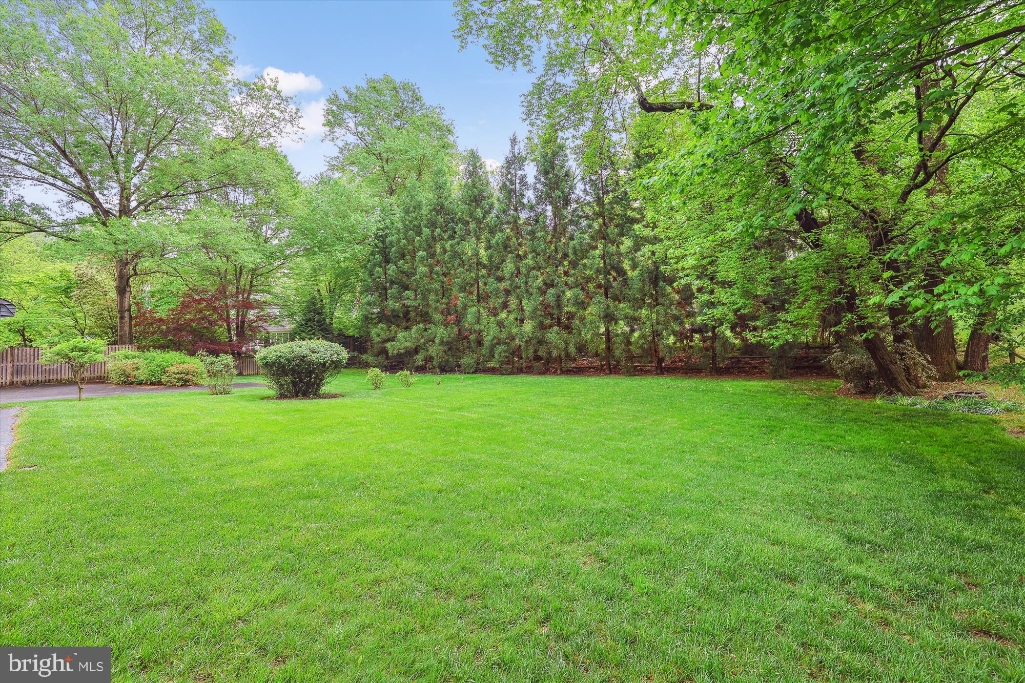 1808 BRIAR RIDGE COURT