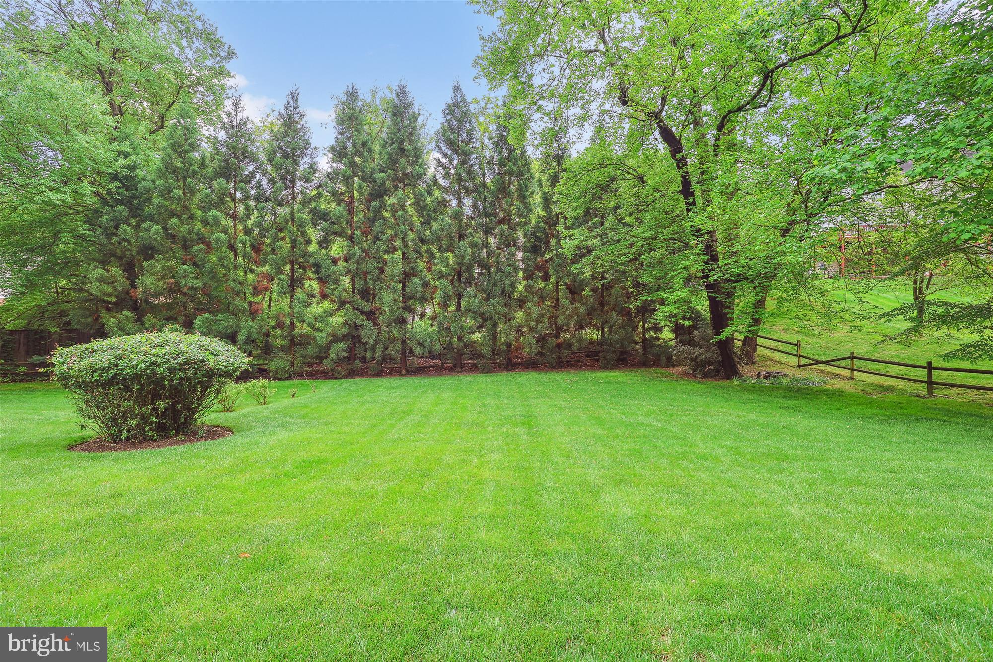 1808 BRIAR RIDGE COURT