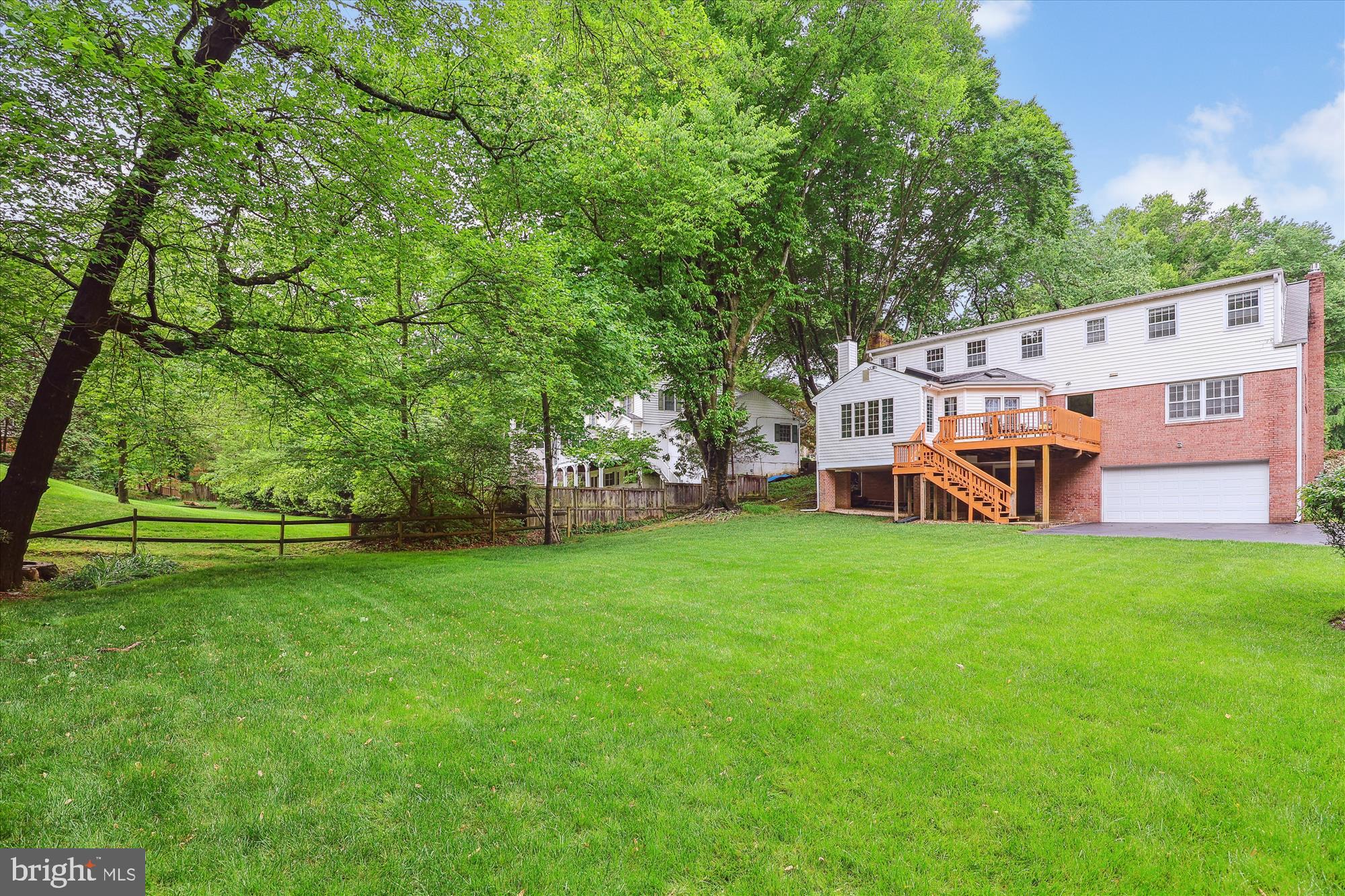 1808 BRIAR RIDGE COURT