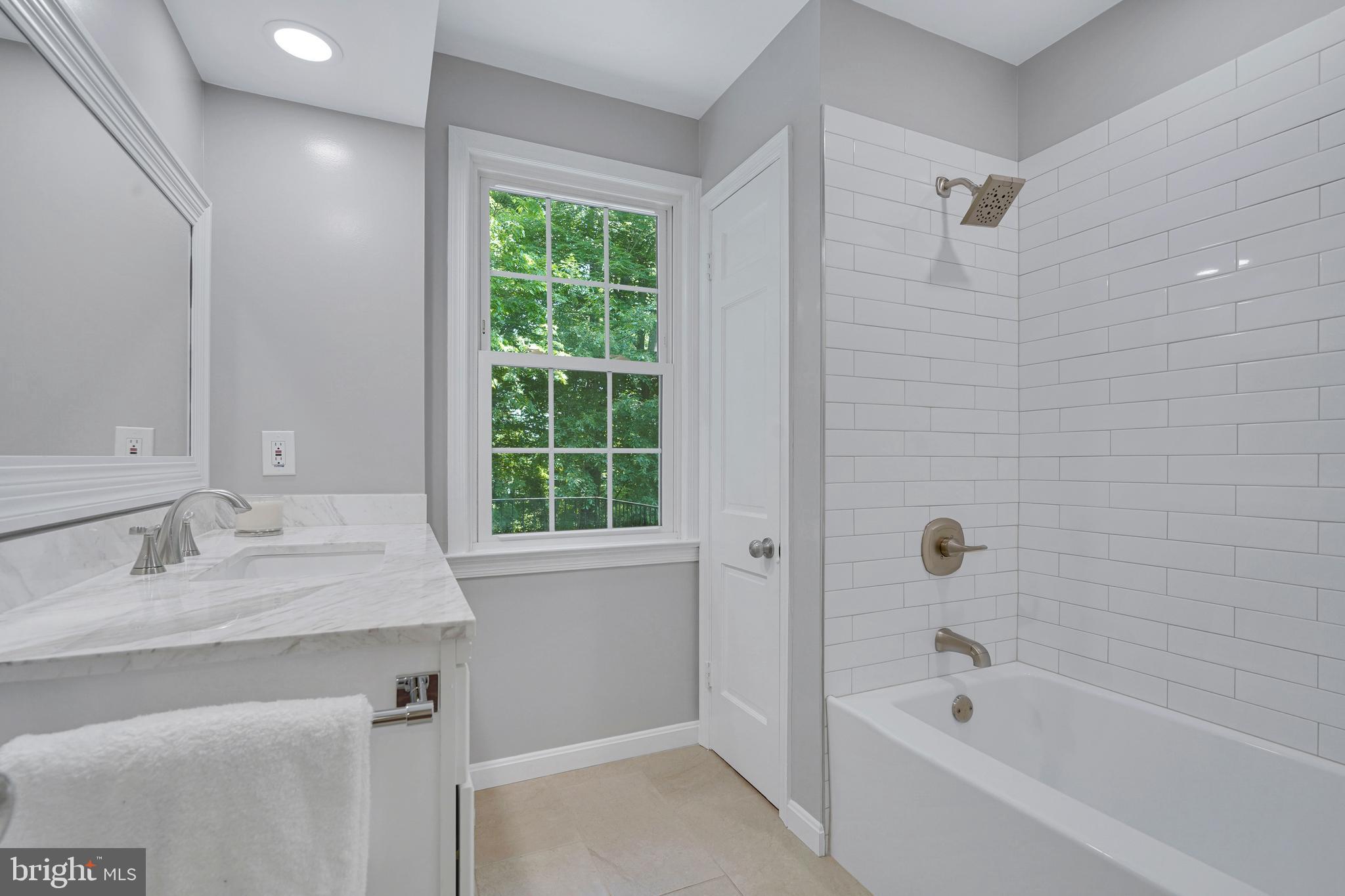 8709 EAGLEBROOK COURT