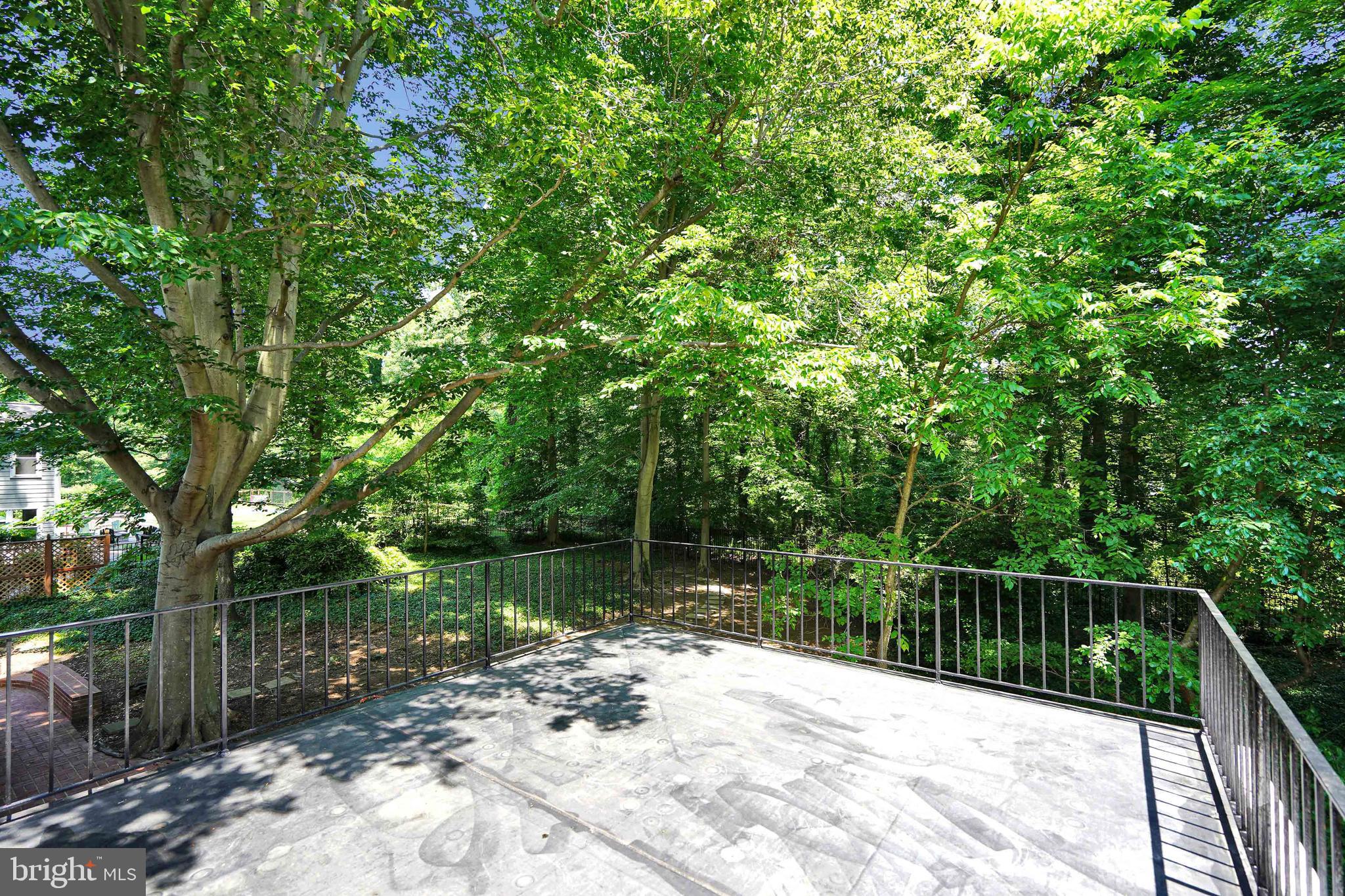 8709 EAGLEBROOK COURT