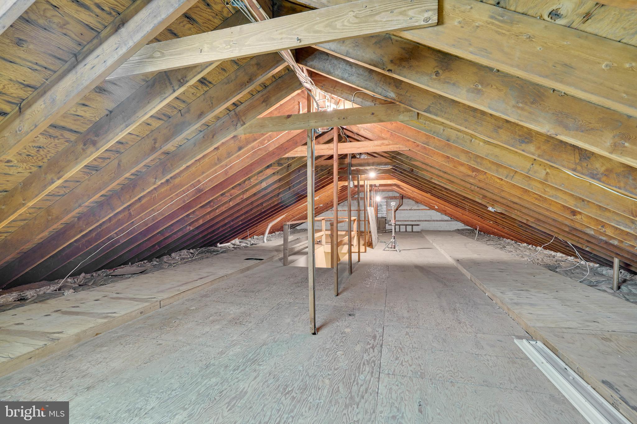 8709 EAGLEBROOK COURT