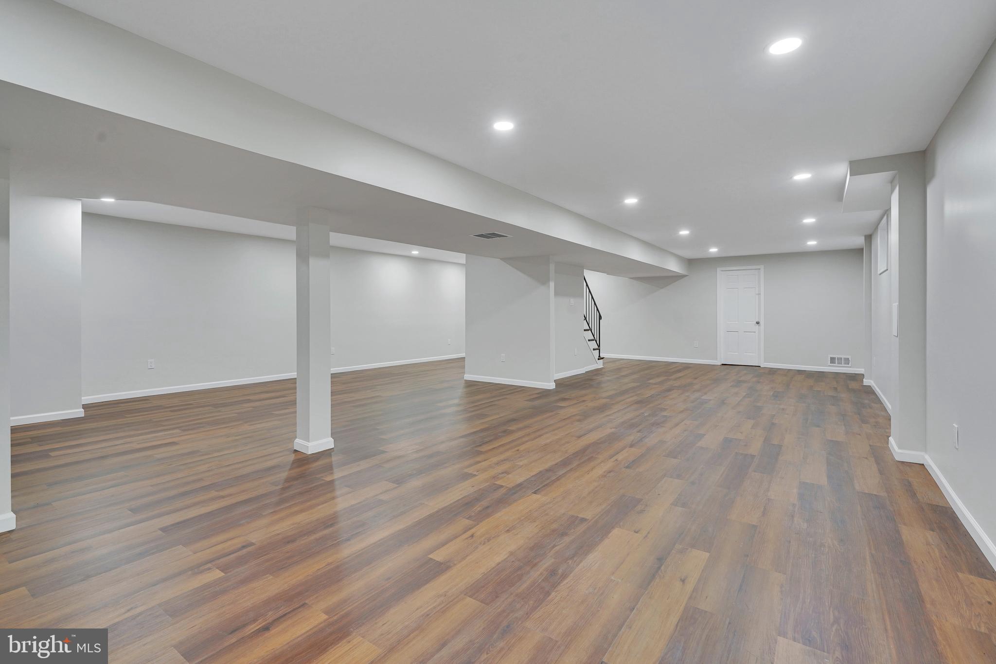 8709 EAGLEBROOK COURT