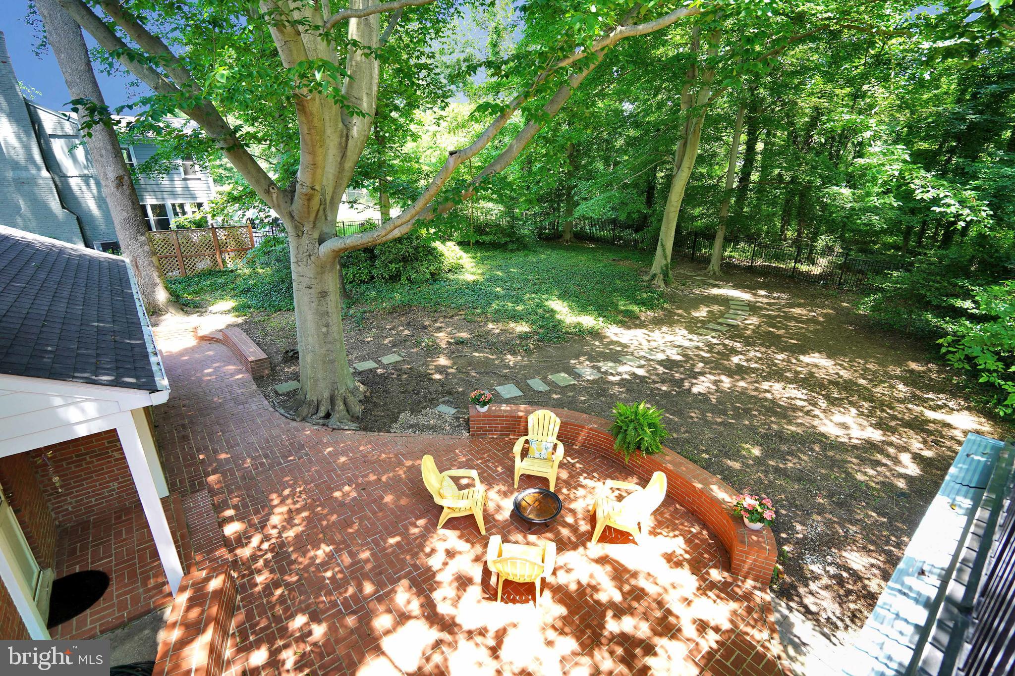 8709 EAGLEBROOK COURT