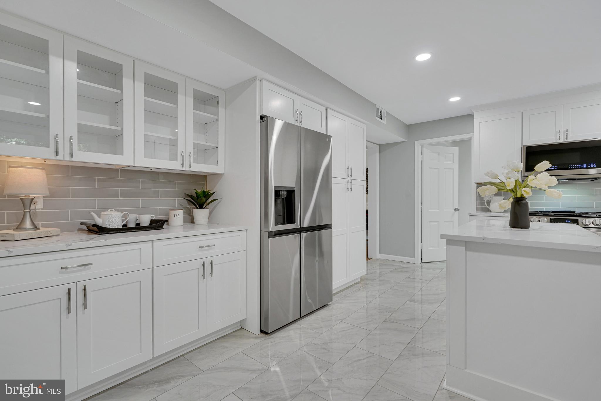 8709 EAGLEBROOK COURT