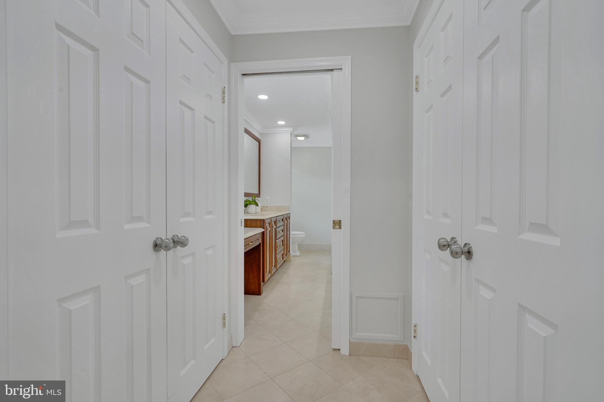 8709 EAGLEBROOK COURT