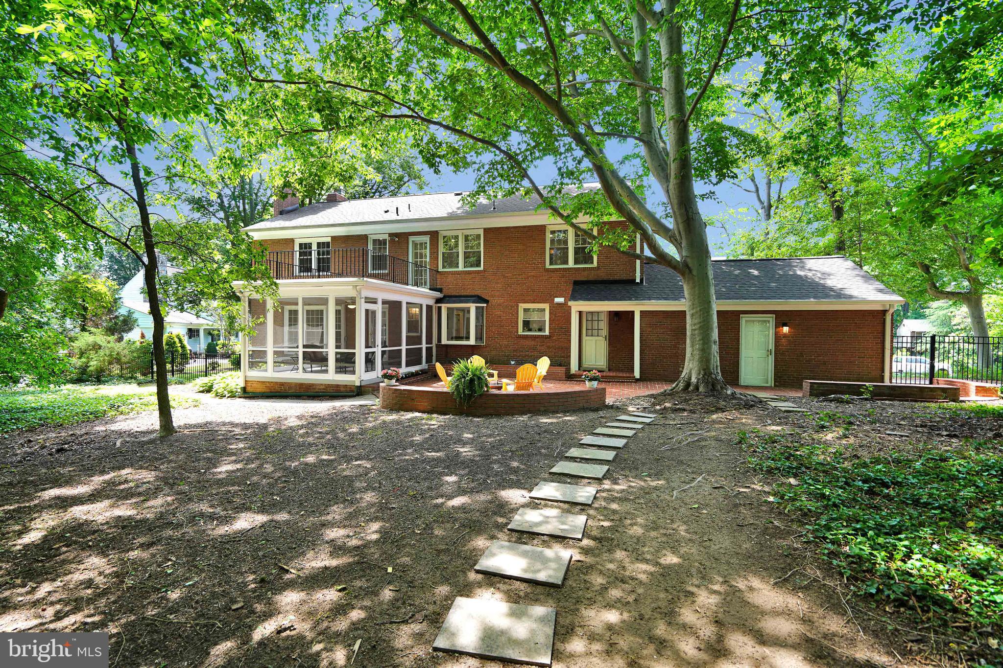 8709 EAGLEBROOK COURT