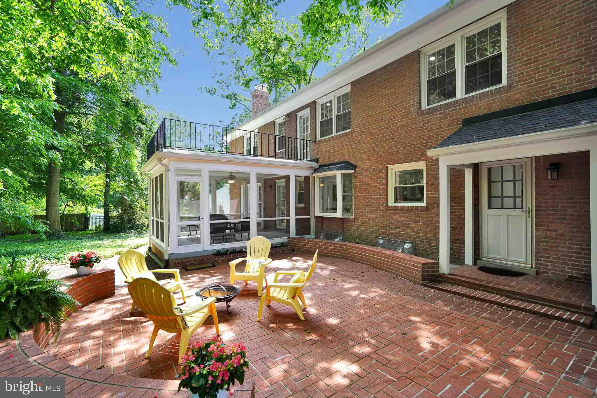 8709 EAGLEBROOK COURT