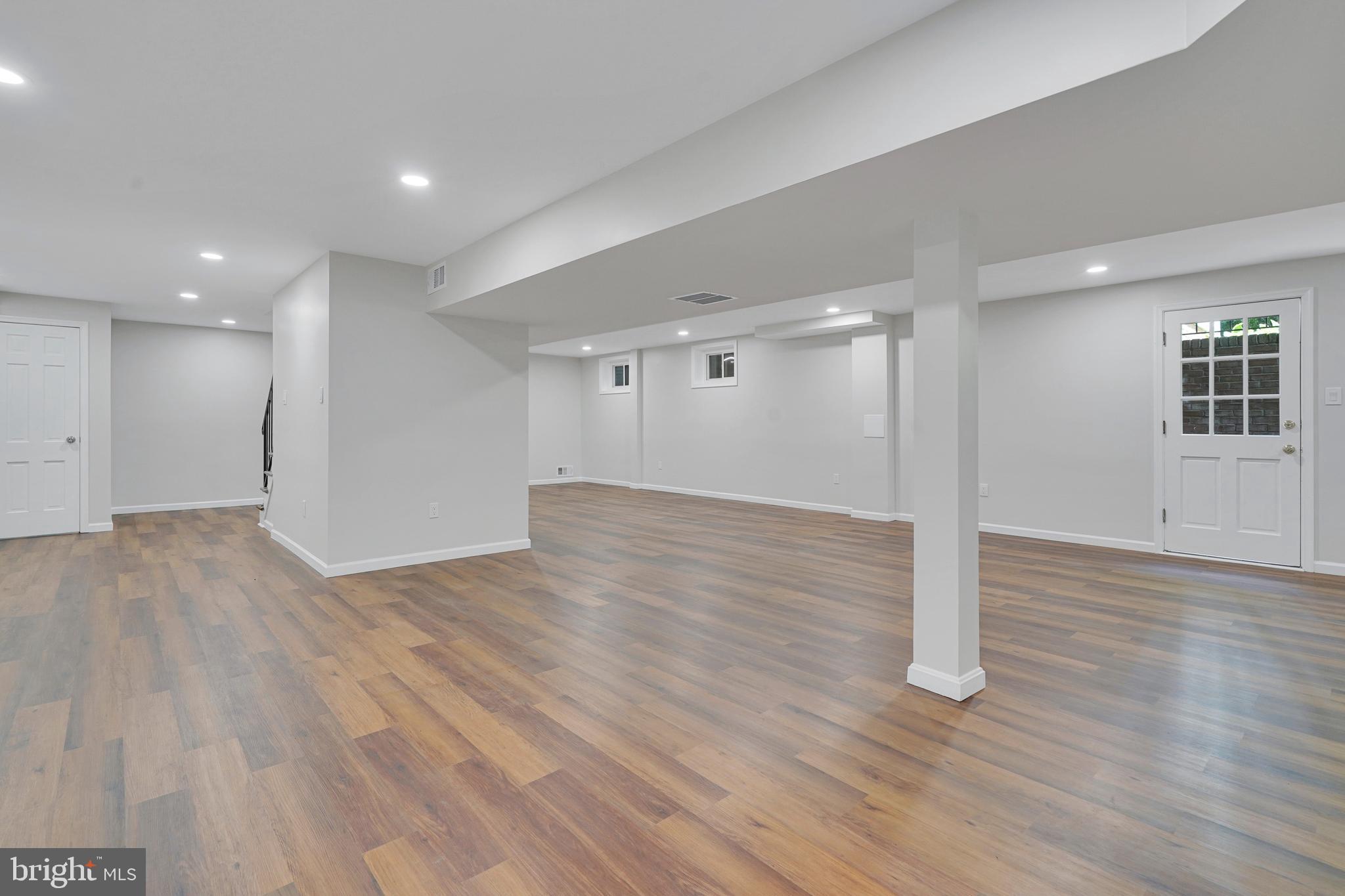 8709 EAGLEBROOK COURT