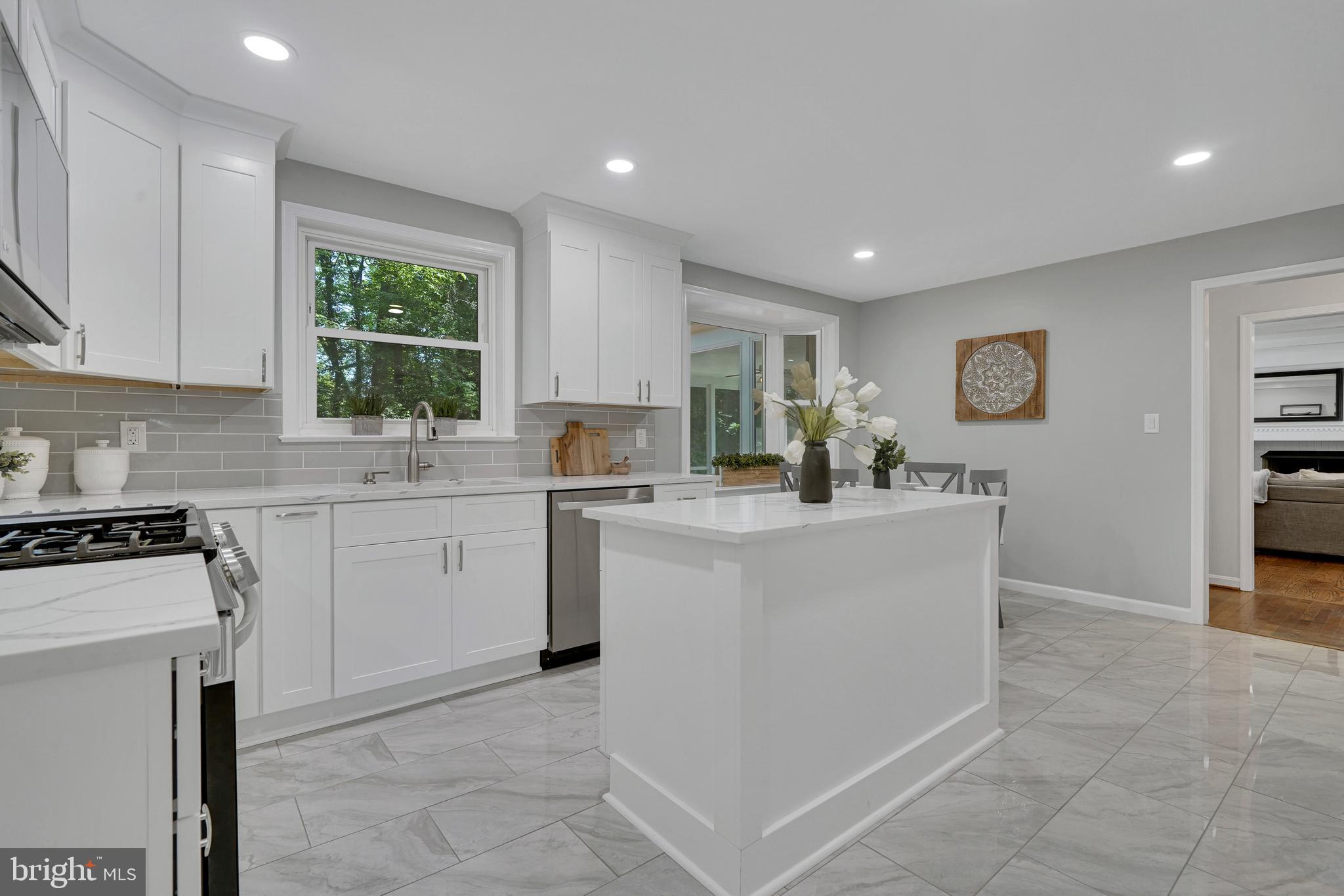 8709 EAGLEBROOK COURT