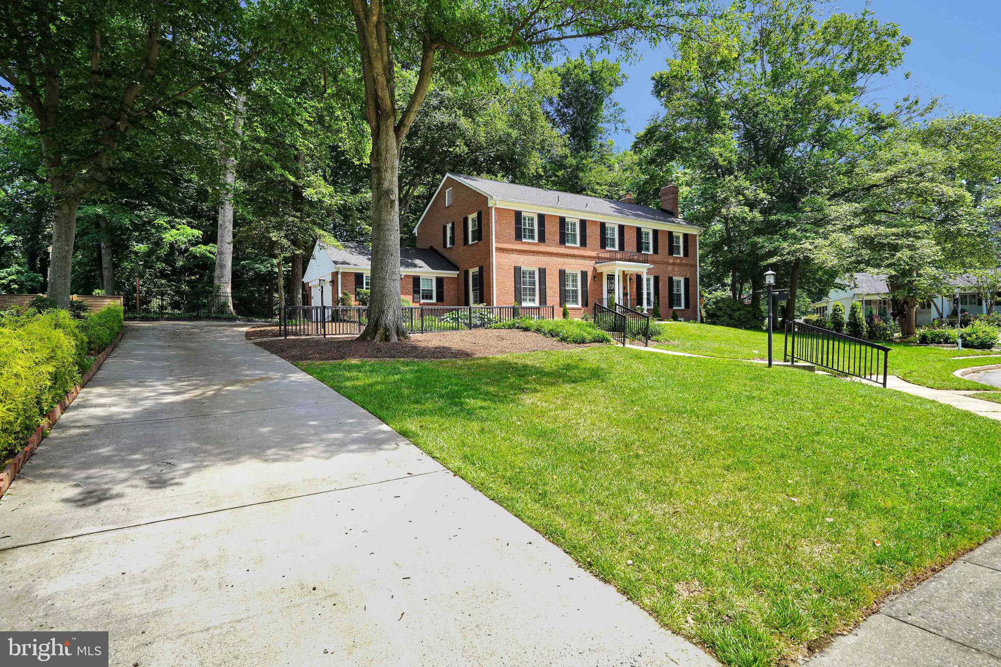 8709 EAGLEBROOK COURT