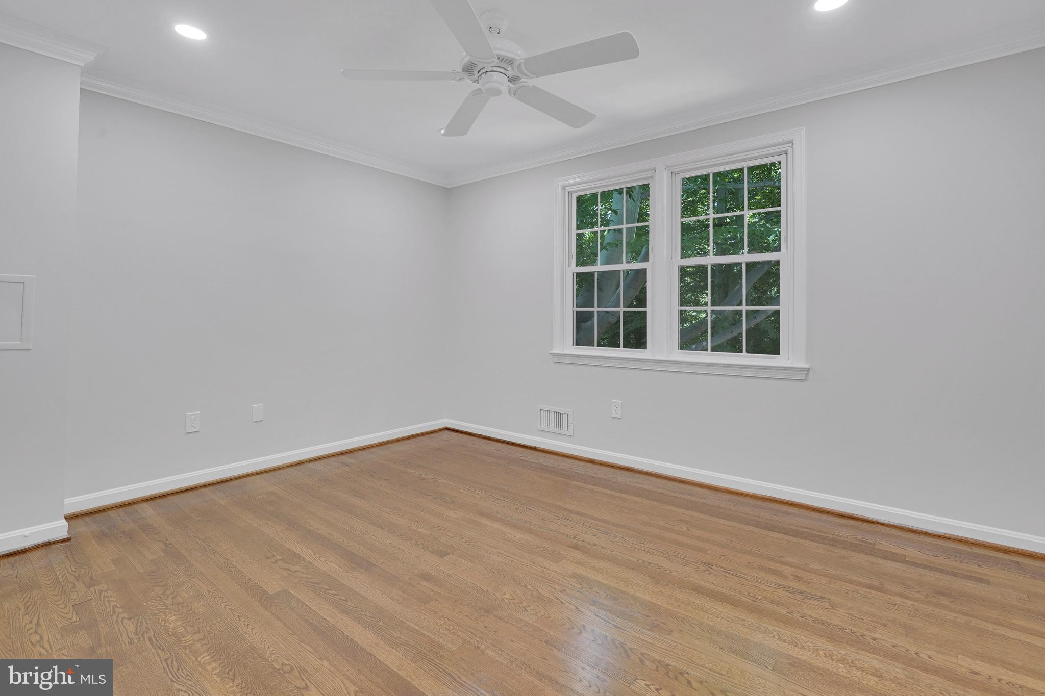 8709 EAGLEBROOK COURT