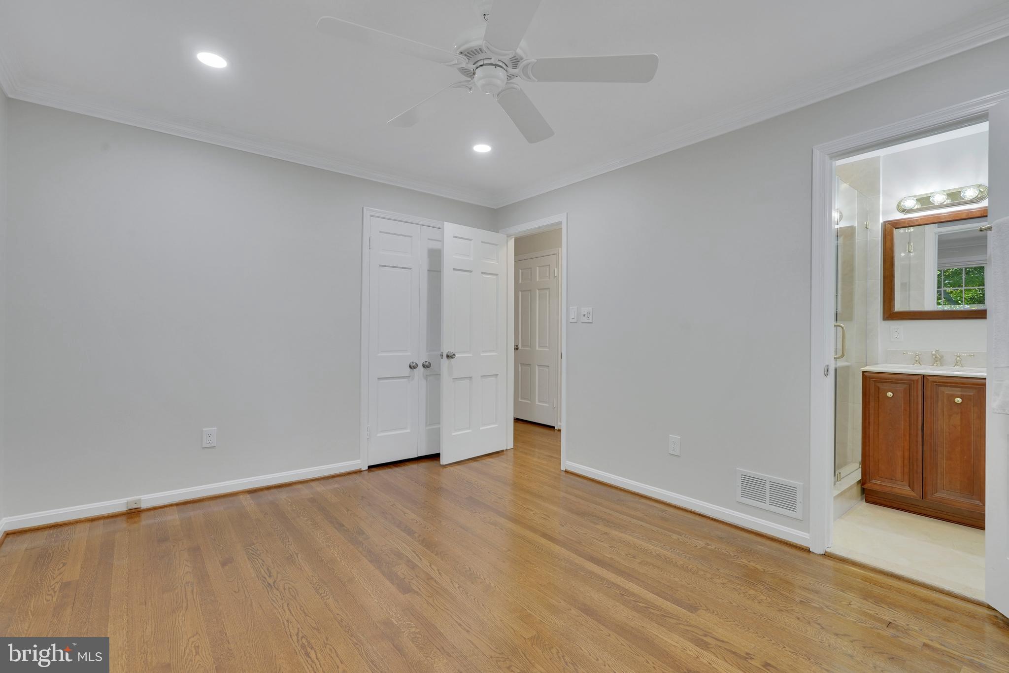 8709 EAGLEBROOK COURT