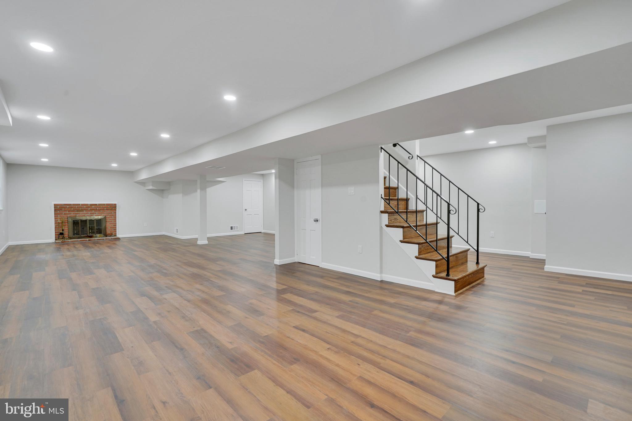 8709 EAGLEBROOK COURT