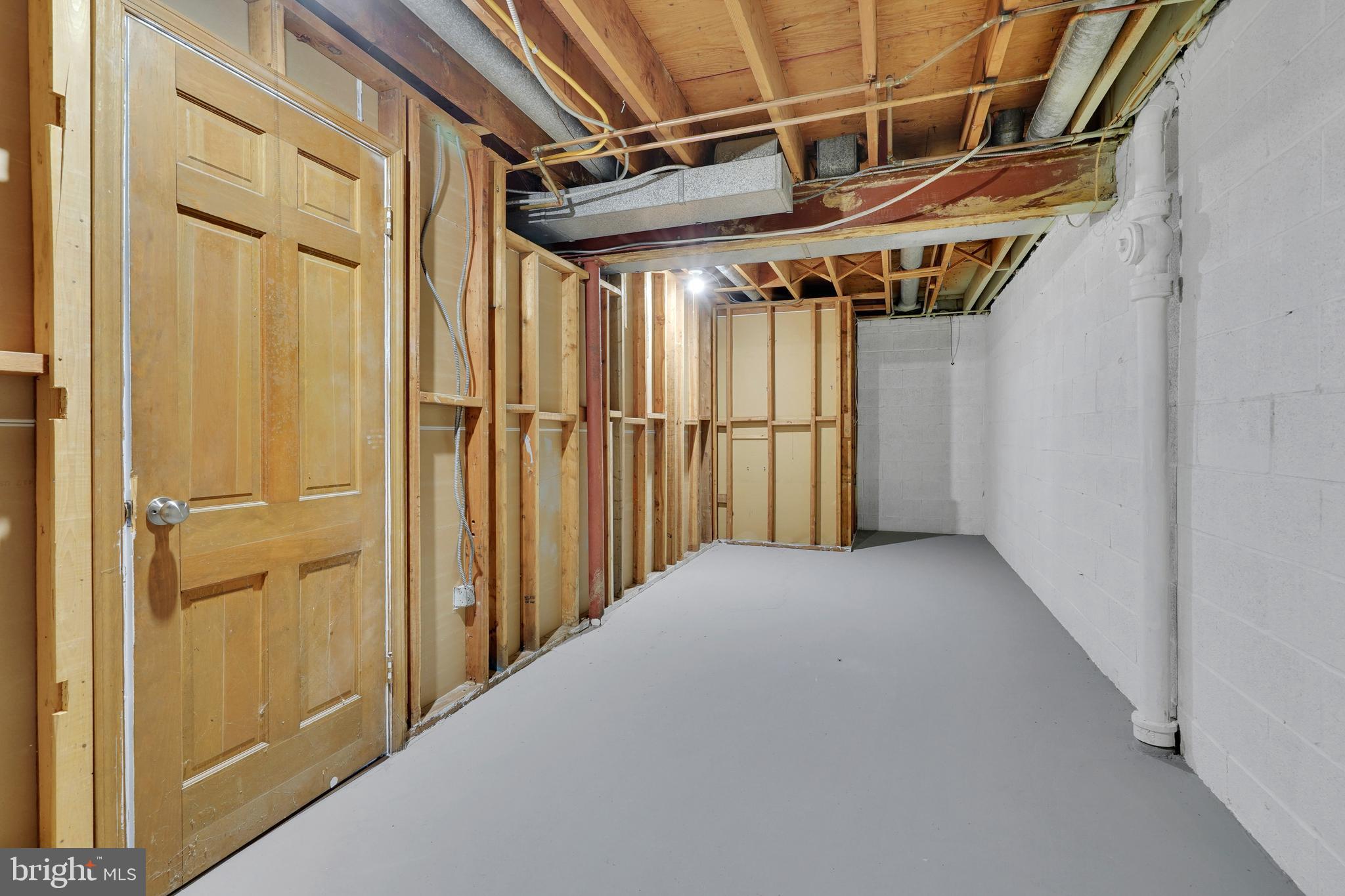 8709 EAGLEBROOK COURT