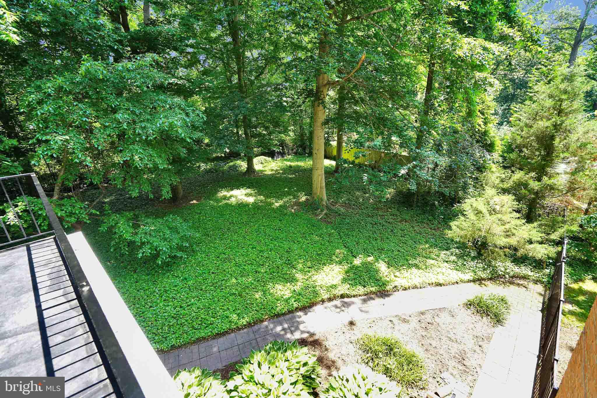 8709 EAGLEBROOK COURT