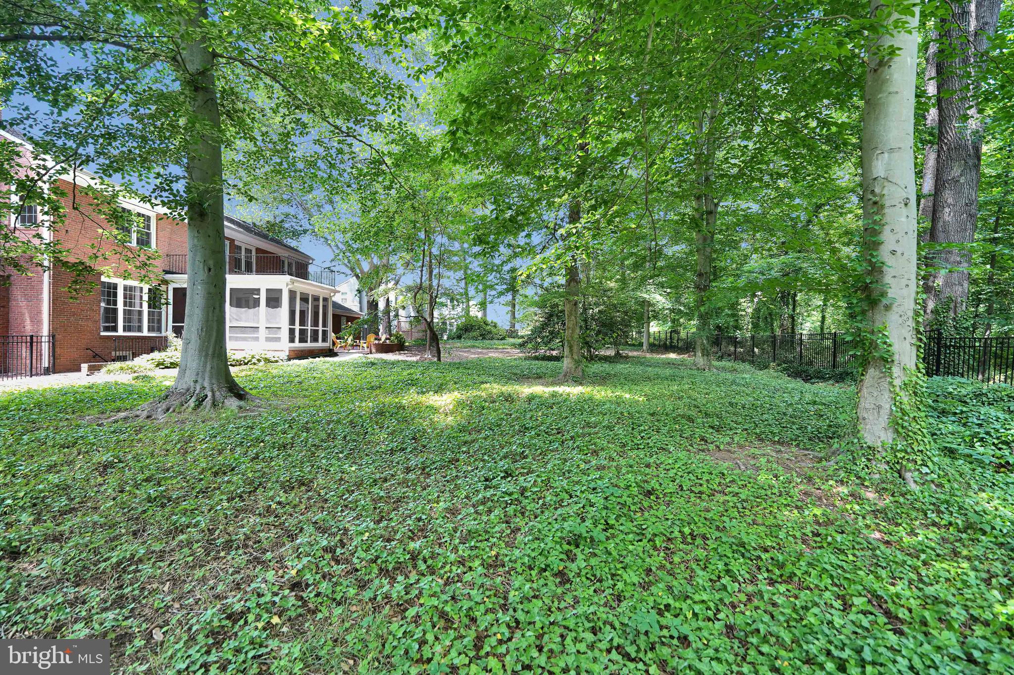 8709 EAGLEBROOK COURT