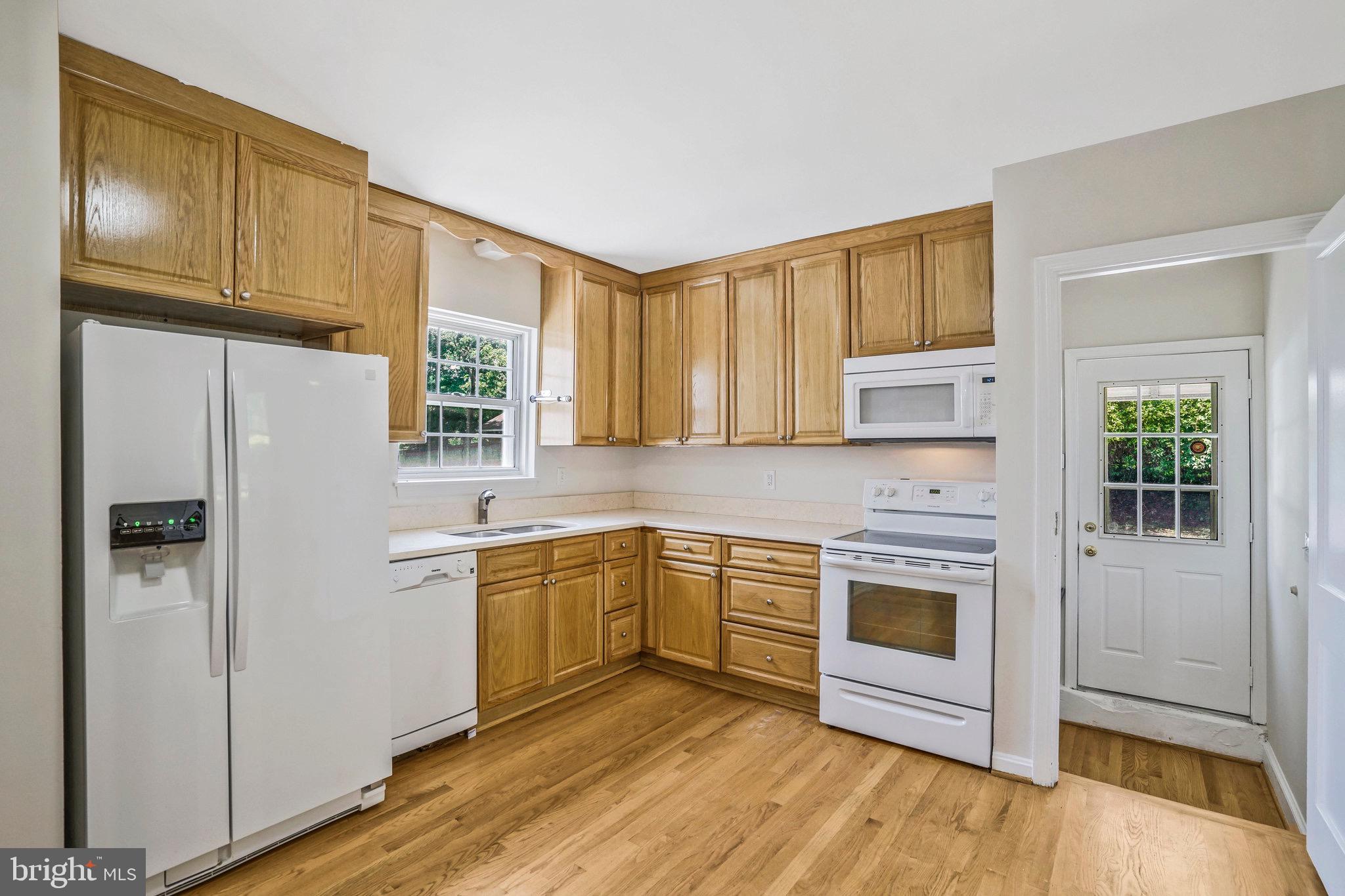 2513 BEACON HILL ROAD