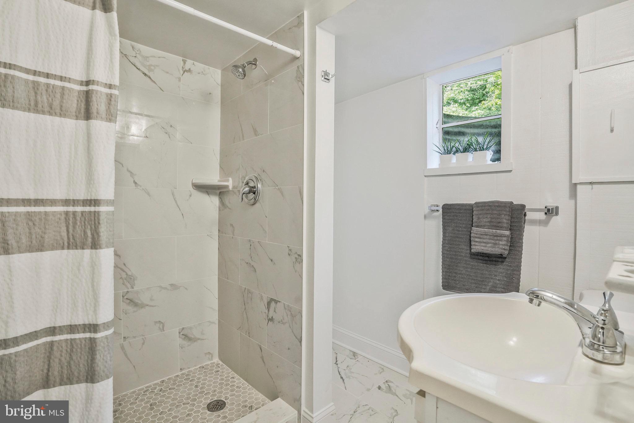 2513 BEACON HILL ROAD