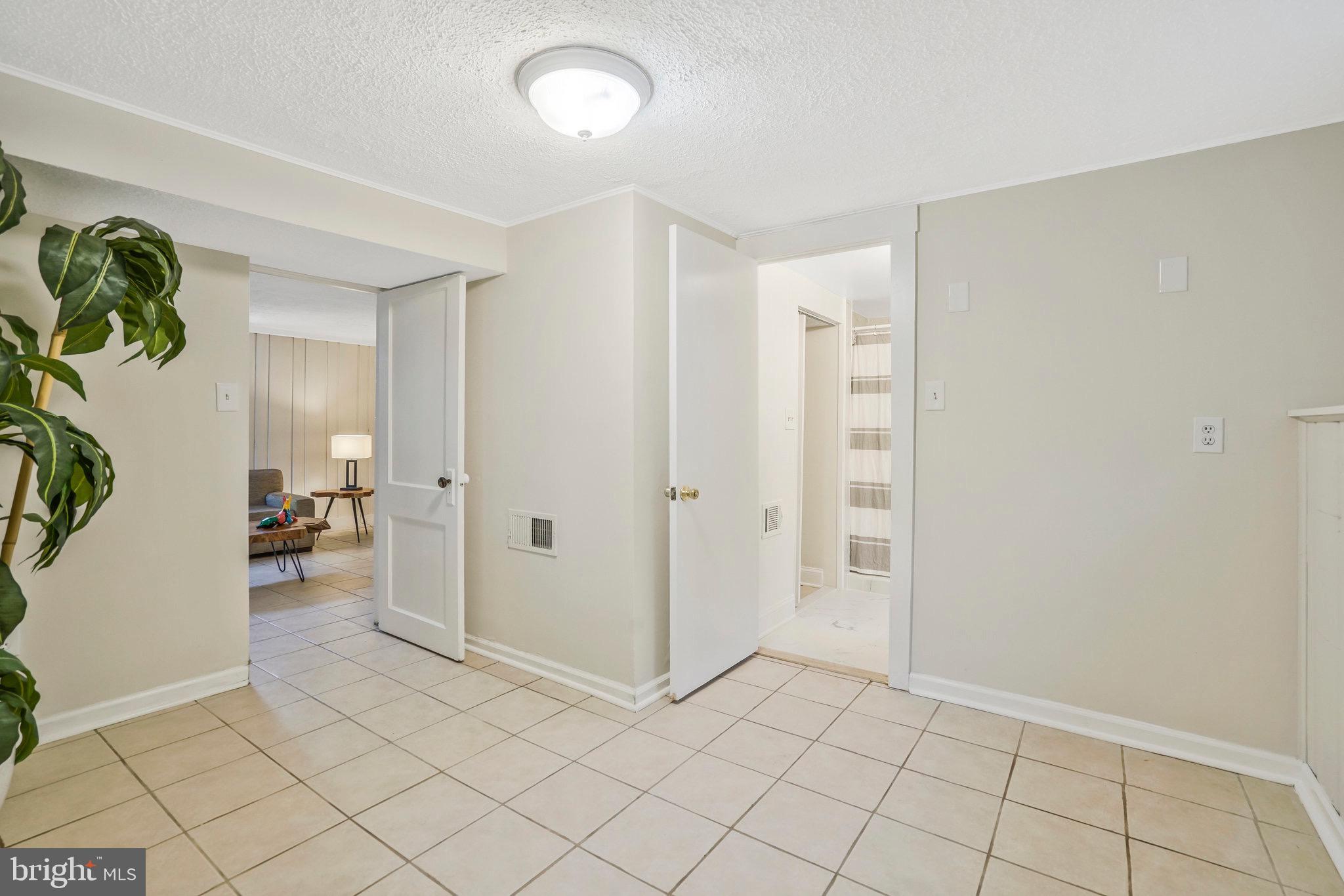 2513 BEACON HILL ROAD