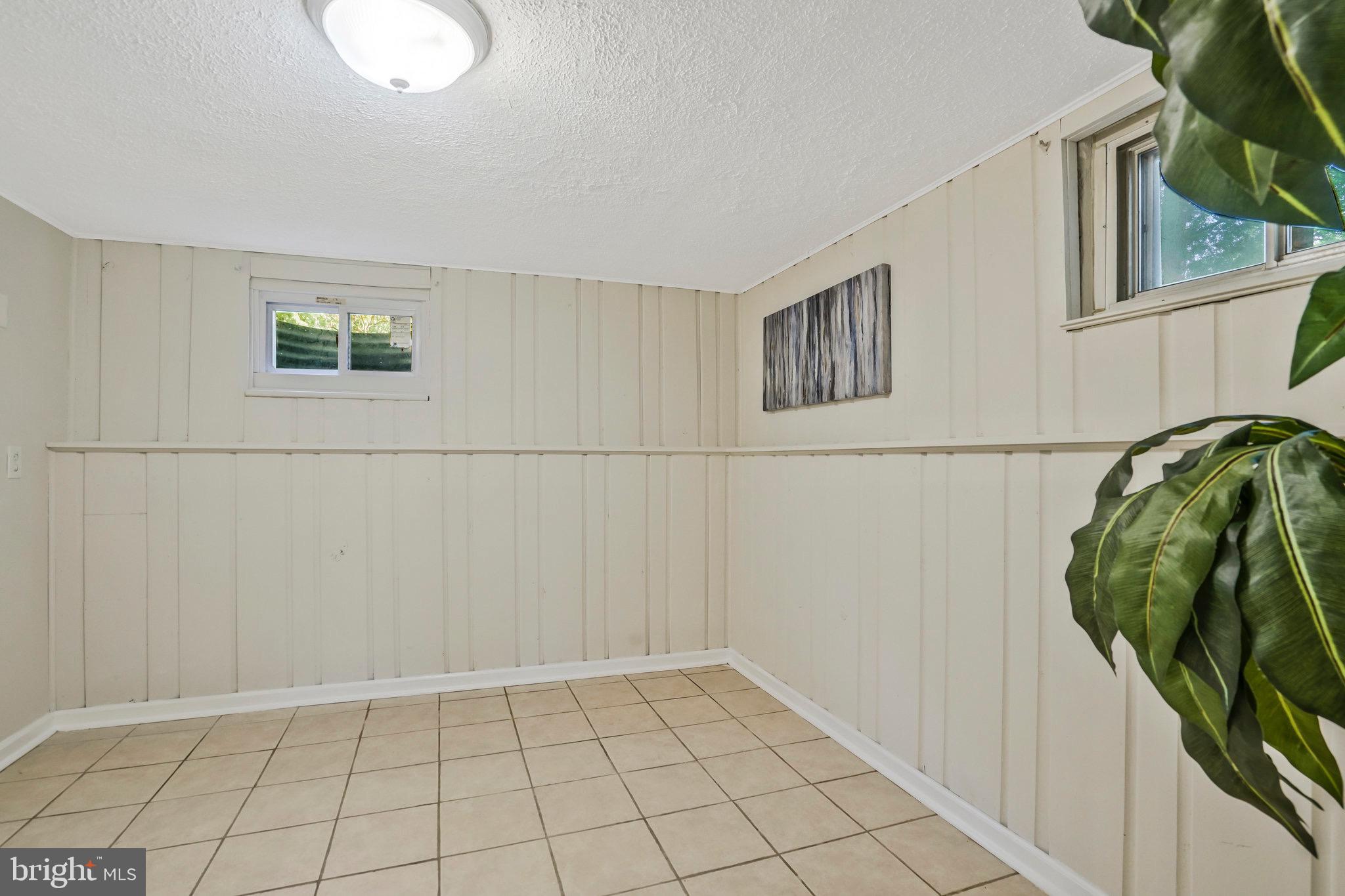 2513 BEACON HILL ROAD