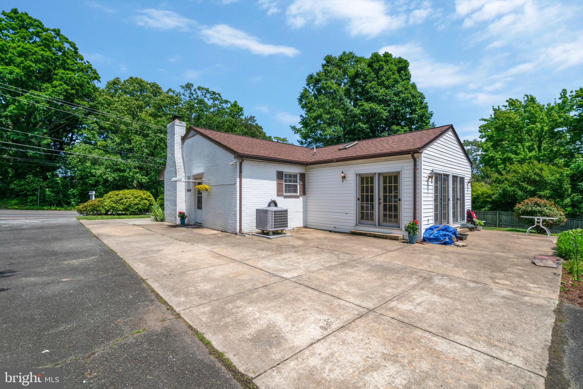 2513 BEACON HILL ROAD